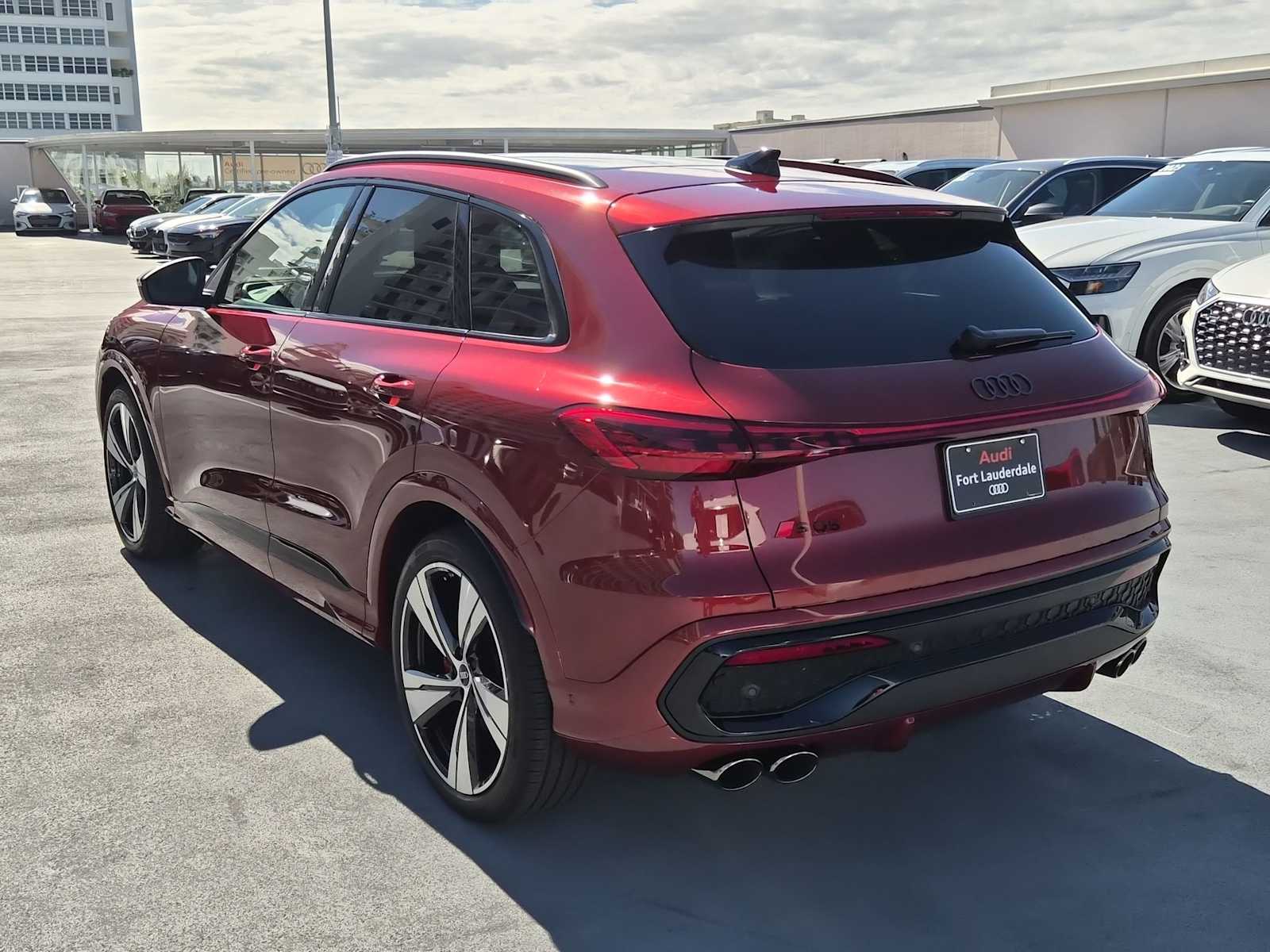 Thumbnail: 2025 Audi SQ5 - 4