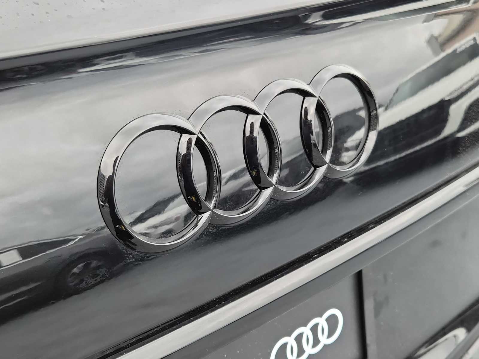 Thumbnail: 2025 Audi SQ5 - 10