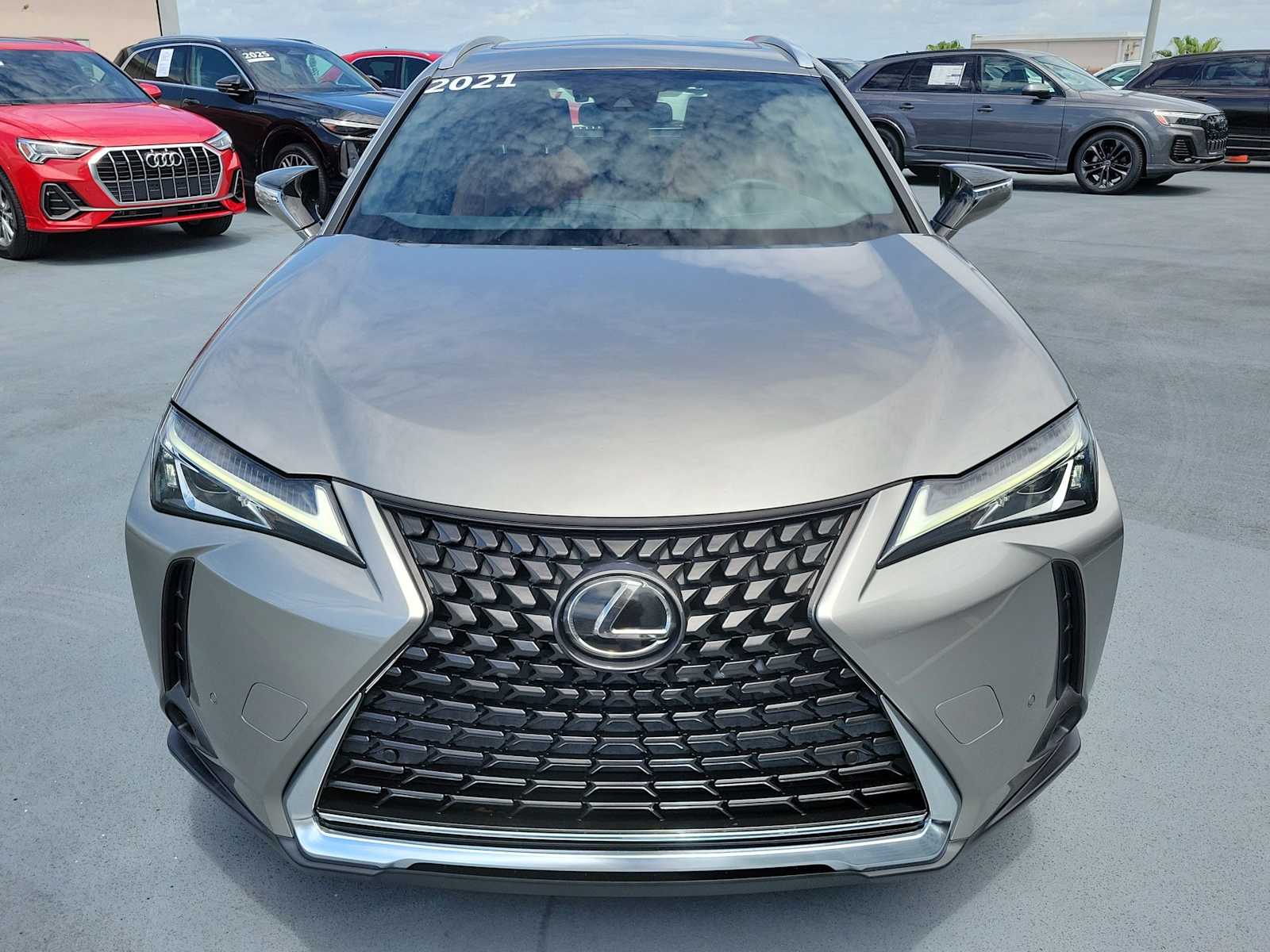 Thumbnail: 2021 Lexus UX - 9