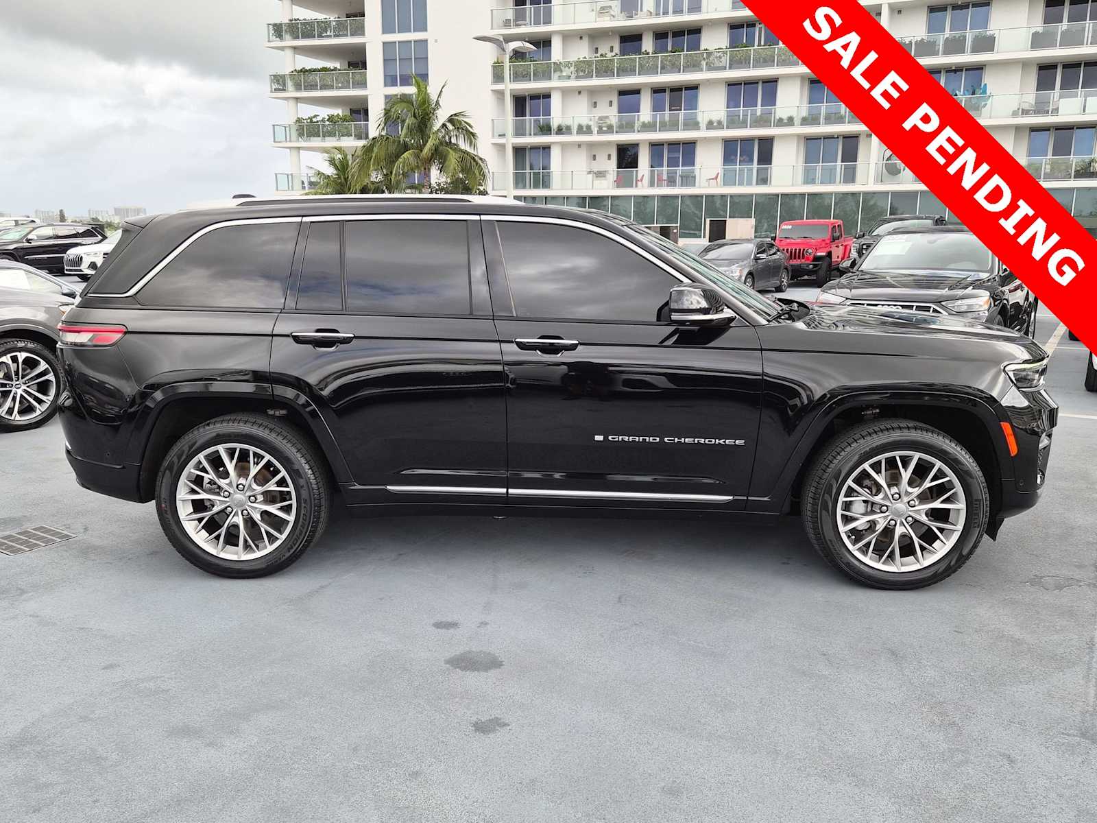 Thumbnail: 2022 Jeep Grand Cherokee - 7