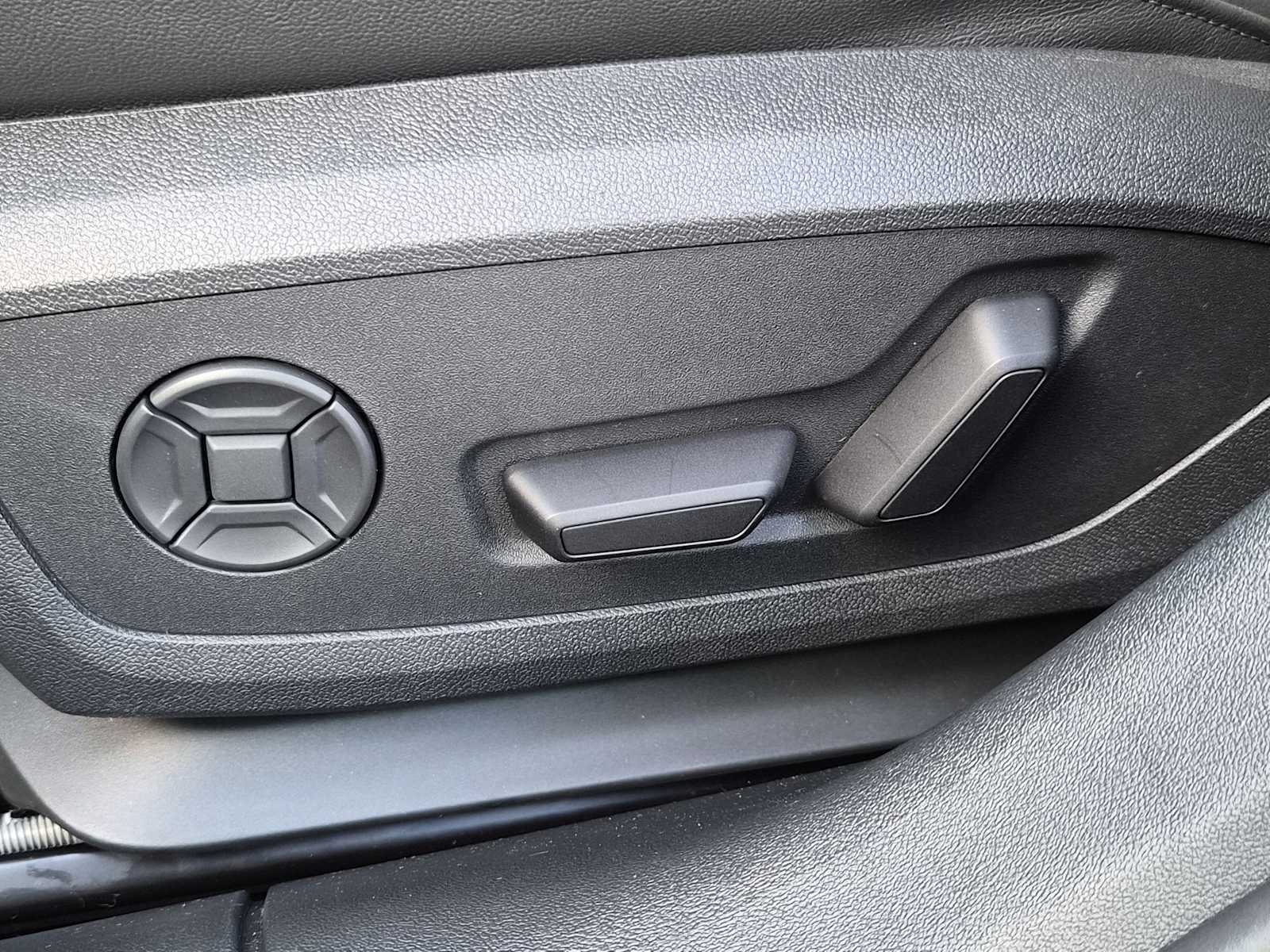 Thumbnail: 2026 Audi A6 - 16