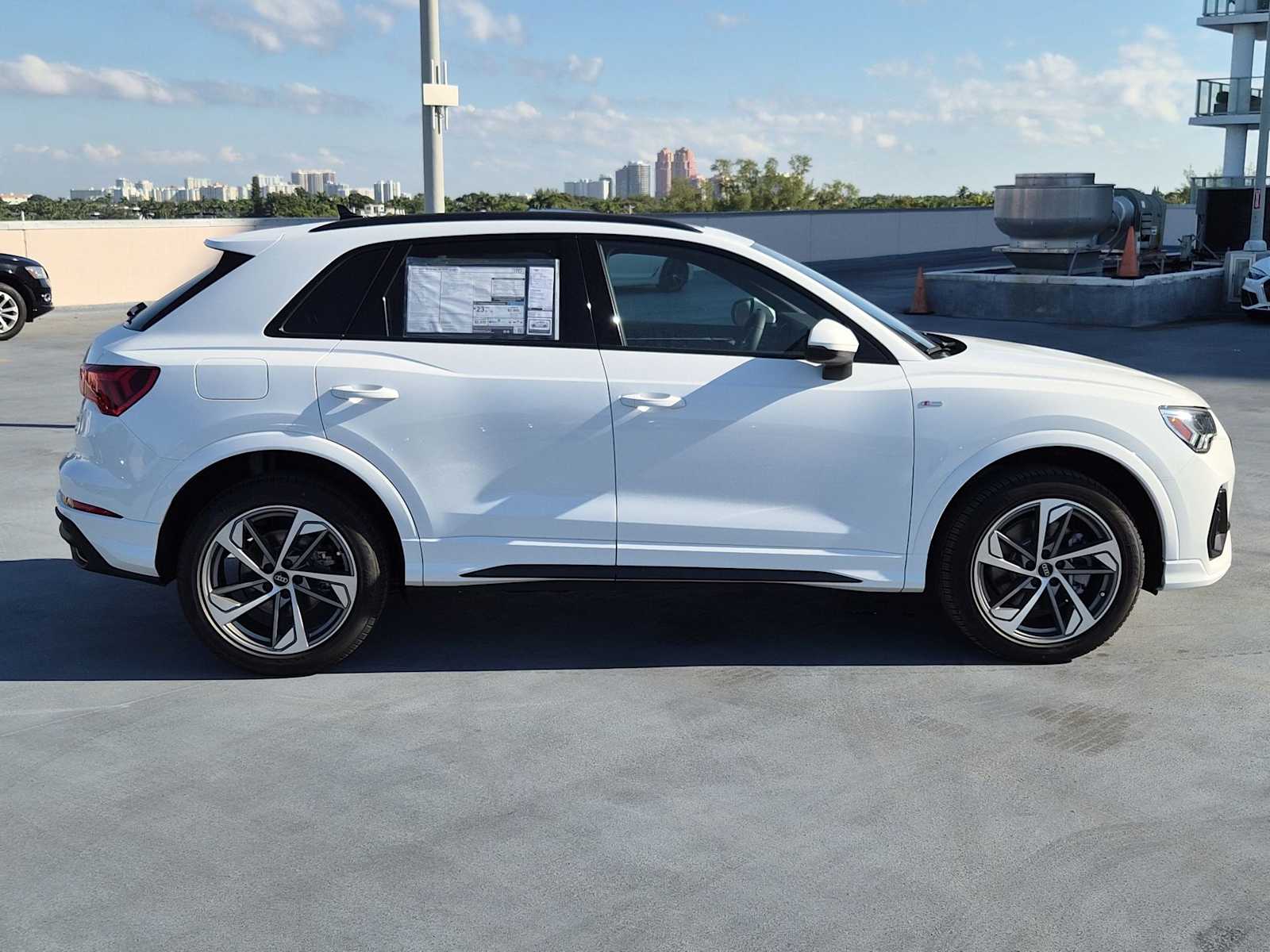 Thumbnail: 2025 Audi Q3 - 7