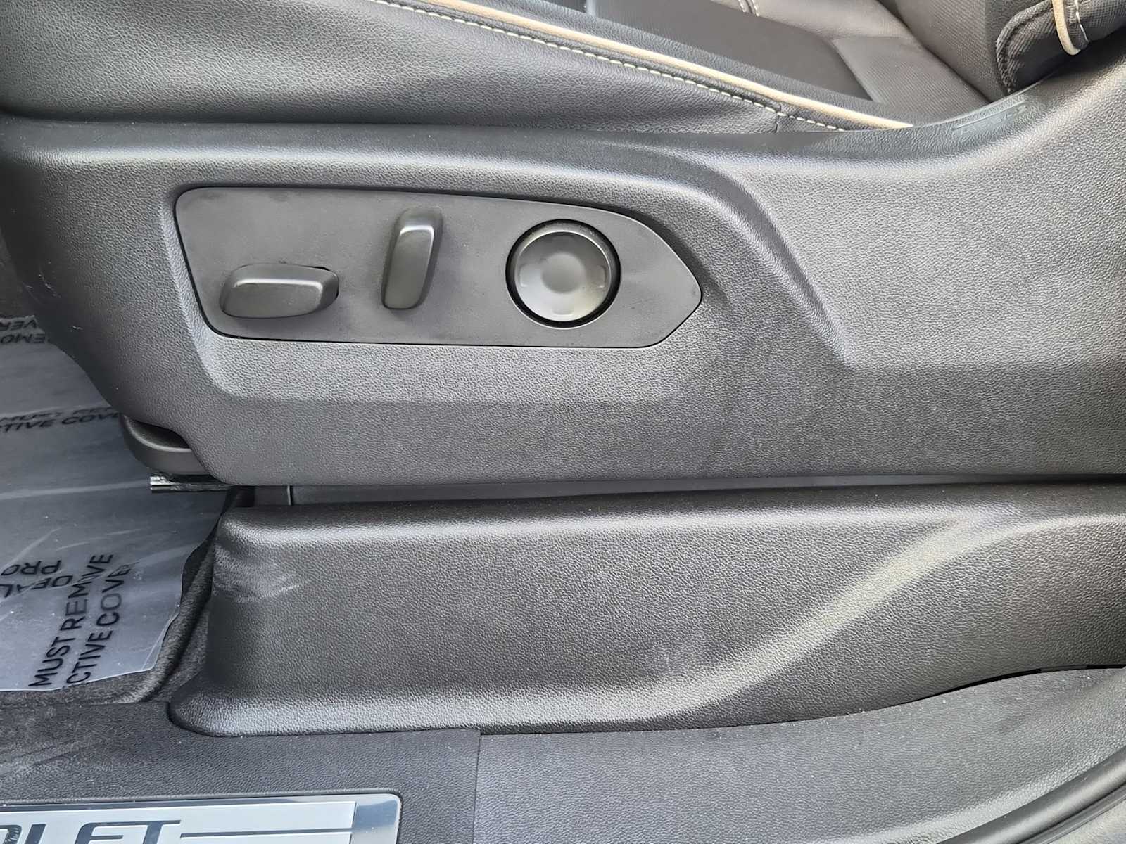 Thumbnail: 2023 Chevrolet Tahoe - 16