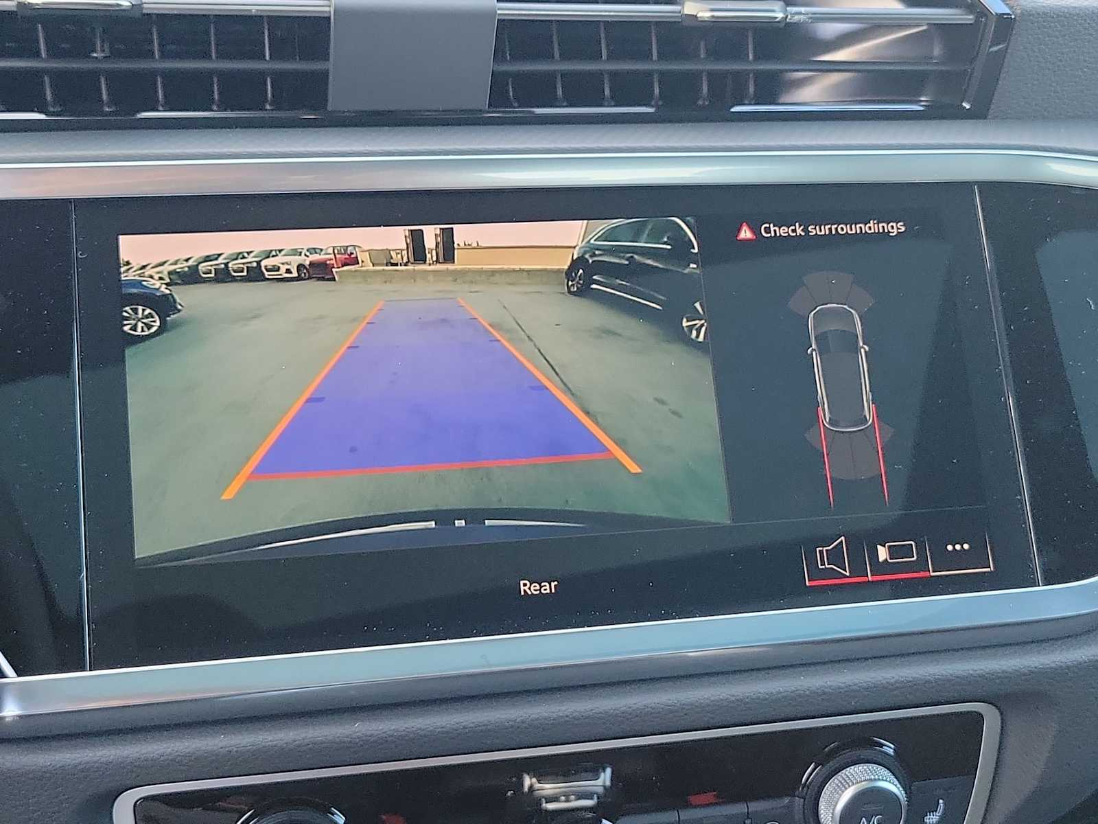 Thumbnail: 2025 Audi Q3 - 24