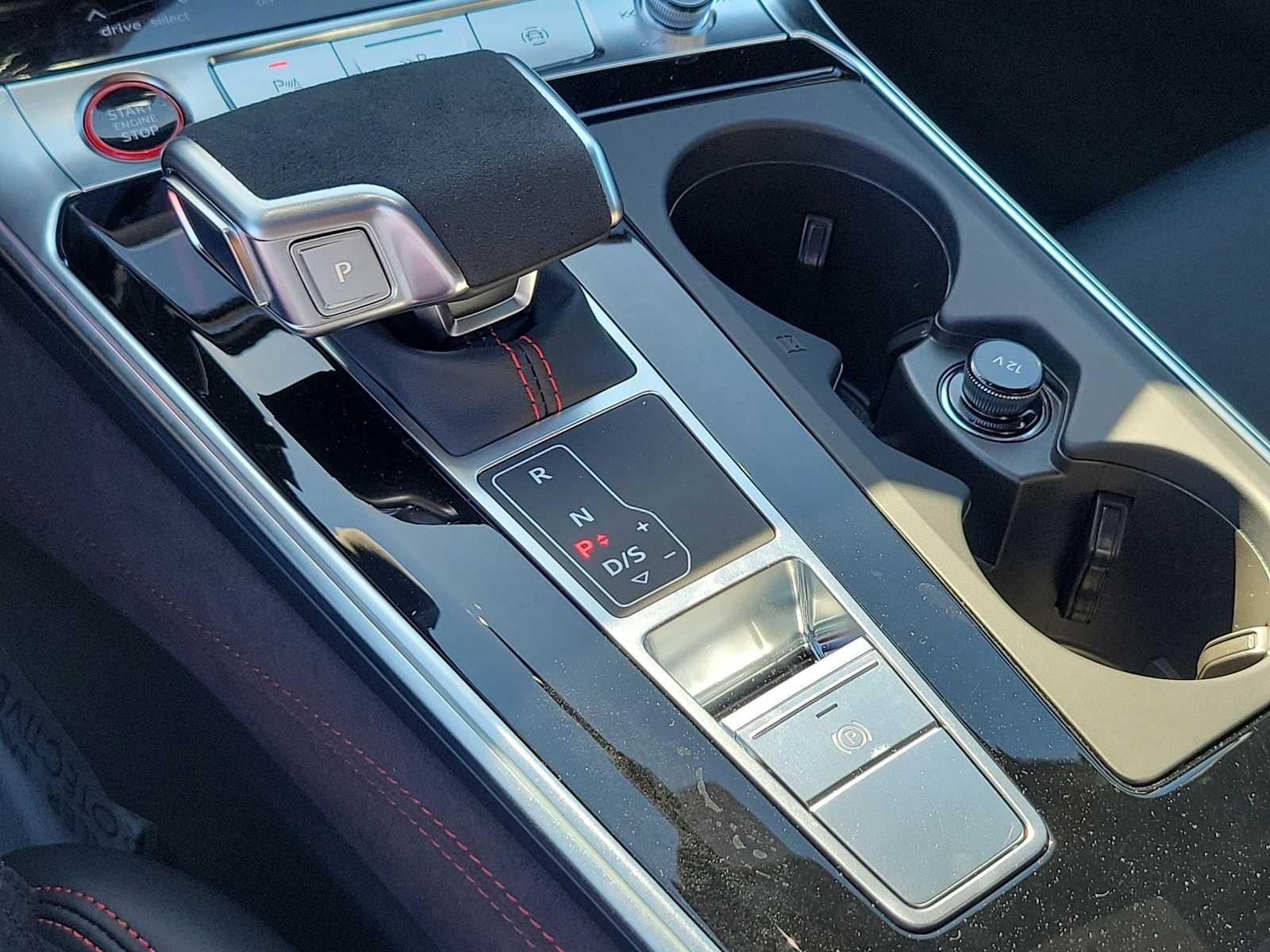 Thumbnail: 2026 Audi RS 6 - 25
