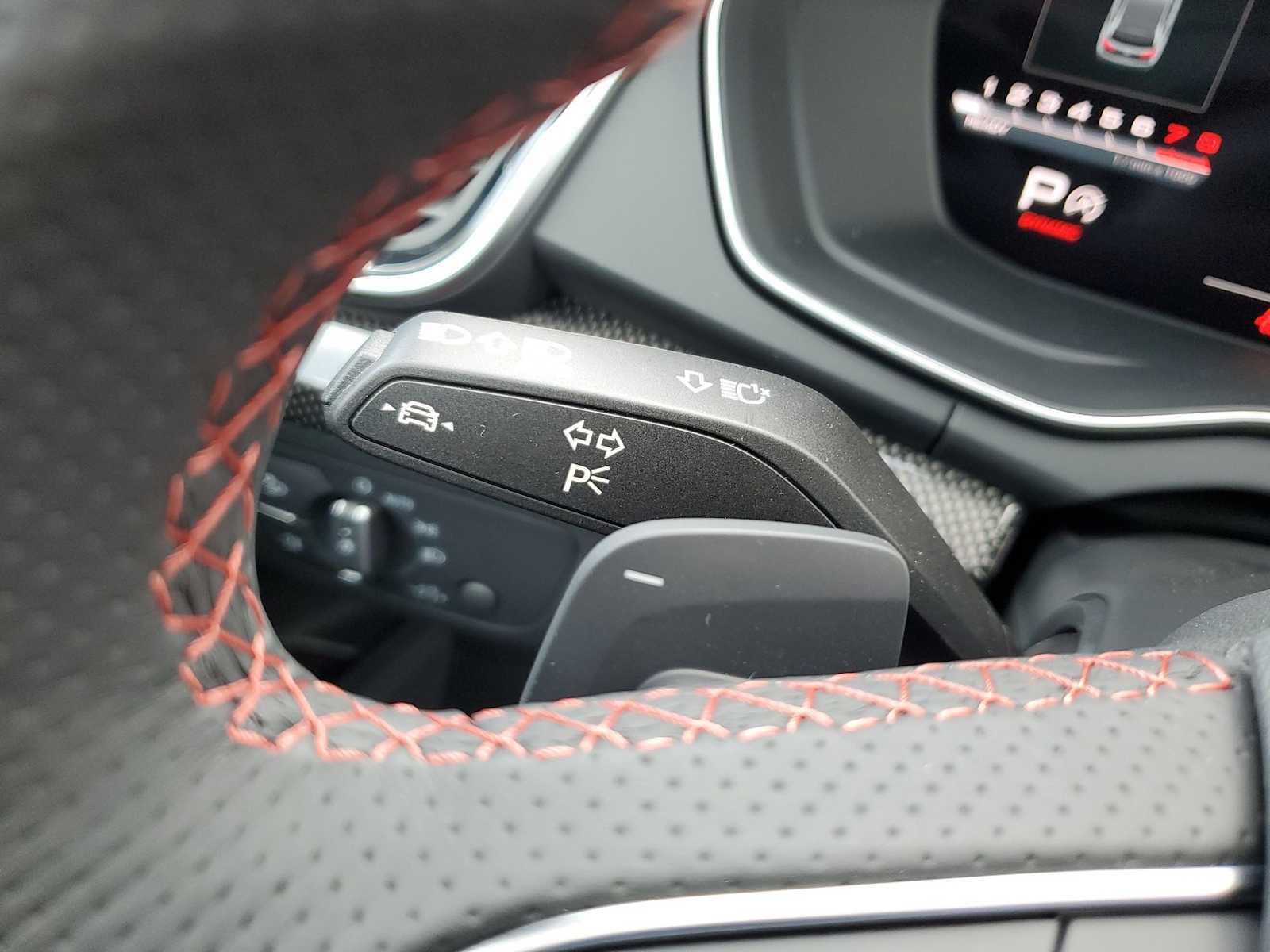 Thumbnail: 2023 Audi SQ5 - 26