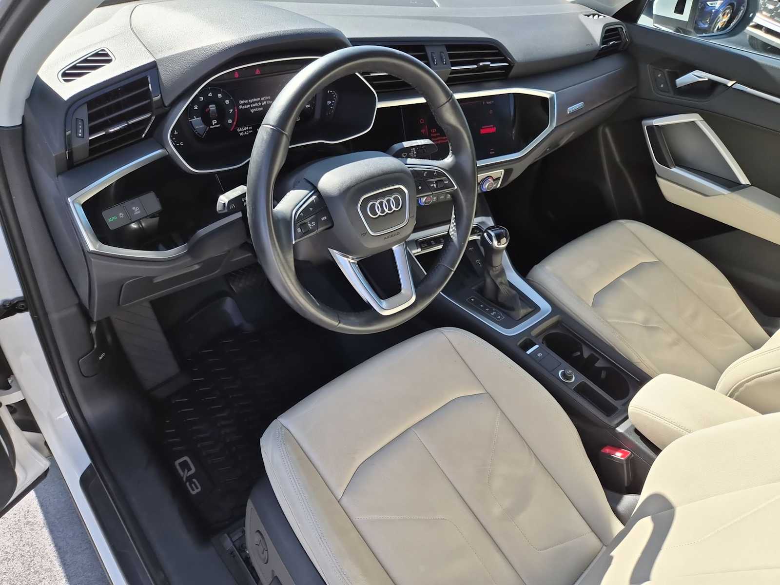 Thumbnail: 2020 Audi Q3 - 2