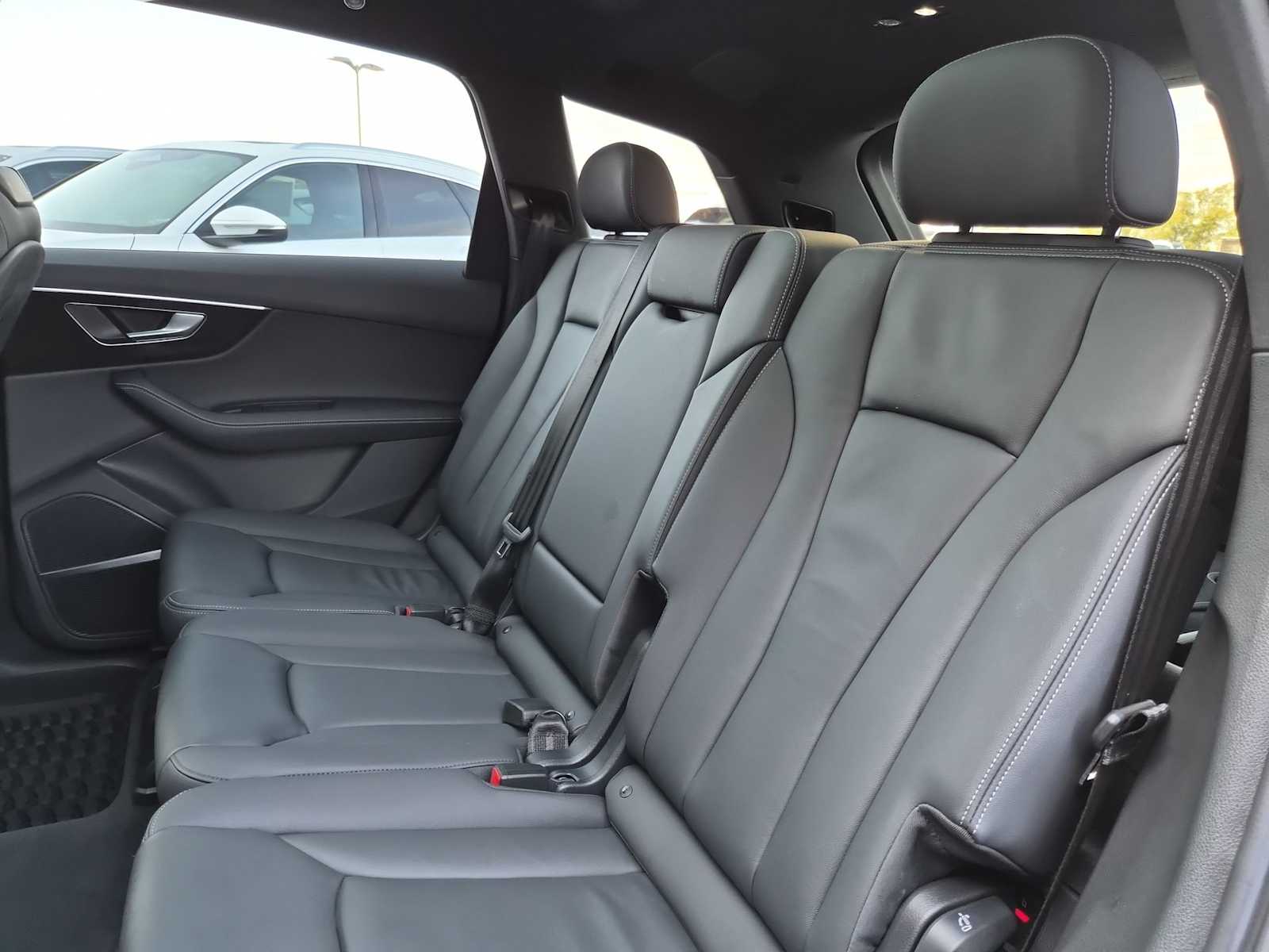 Thumbnail: 2025 Audi Q7 - 19