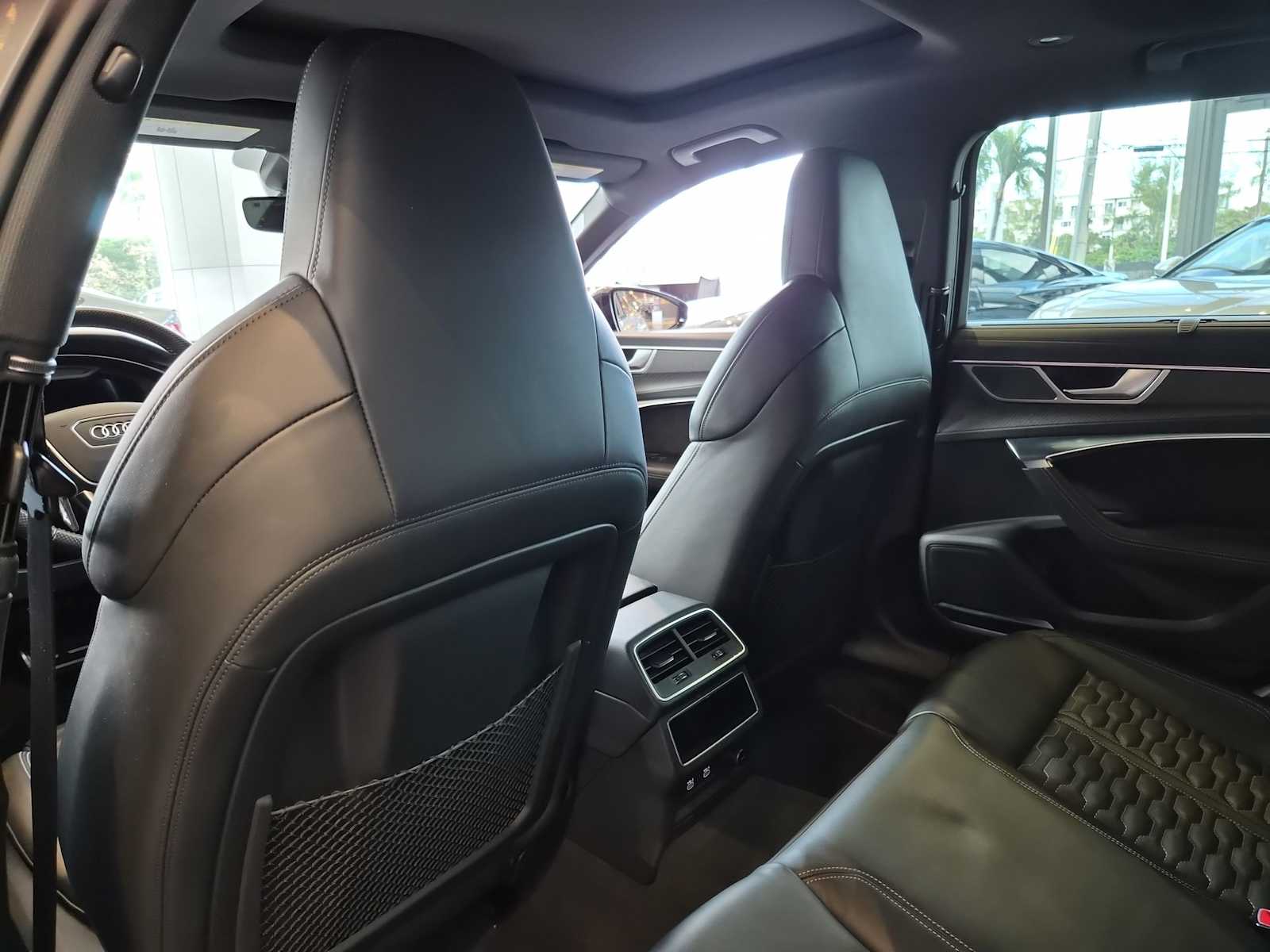 Thumbnail: 2021 Audi RS 6 - 17