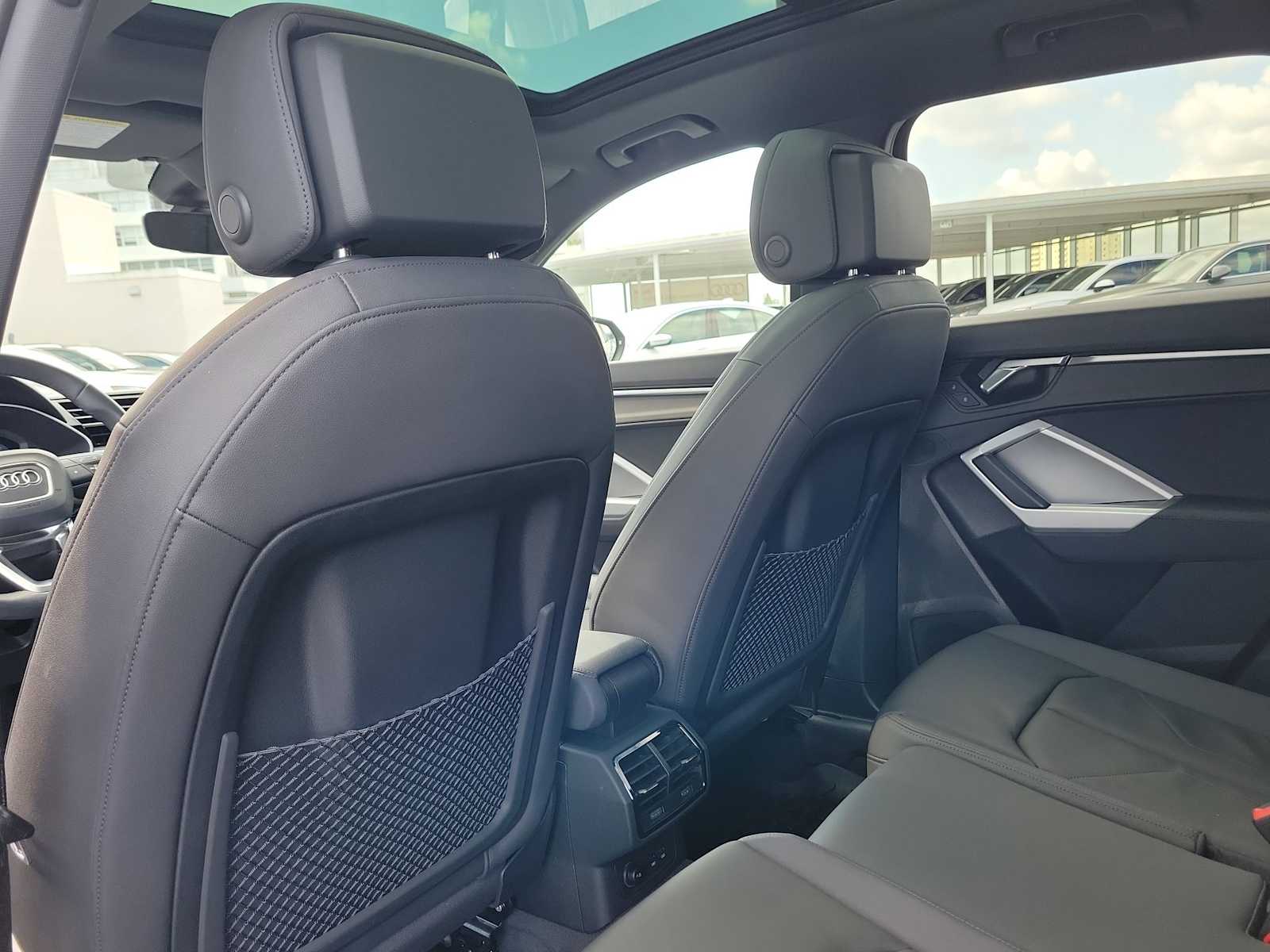 Thumbnail: 2021 Audi Q3 - 17