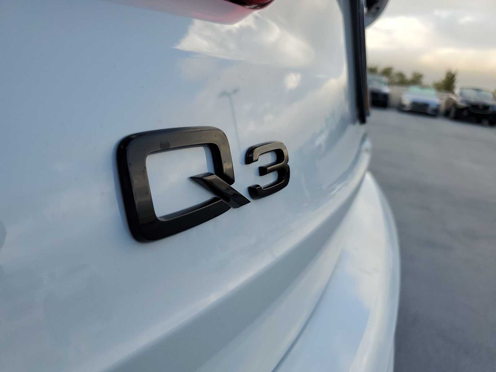 Thumbnail: 2023 Audi Q3 - 10