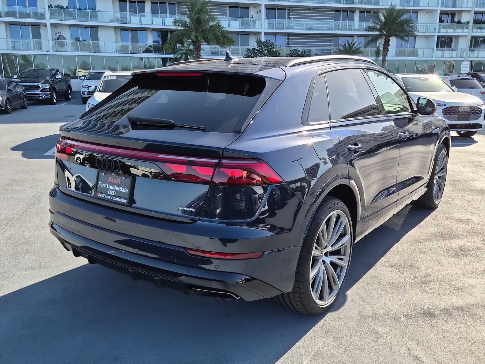 Thumbnail: 2026 Audi Q8 - 6