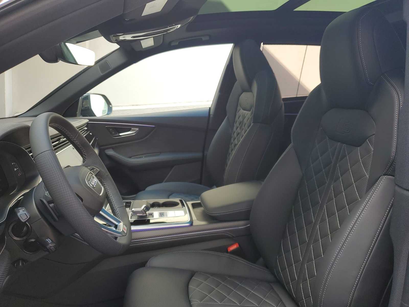 Thumbnail: 2025 Audi SQ8 - 12