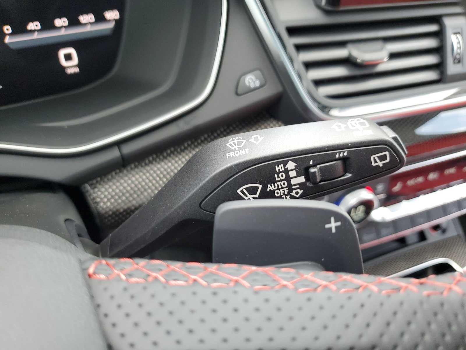 Thumbnail: 2023 Audi SQ5 - 25