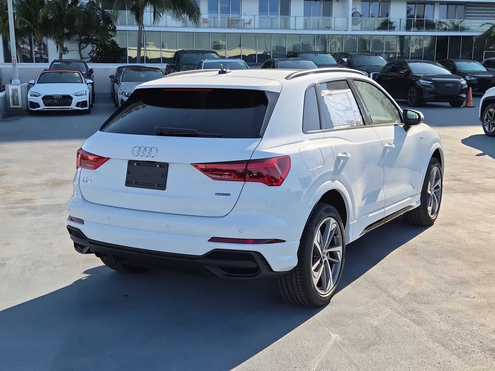 Thumbnail: 2025 Audi Q3 - 6