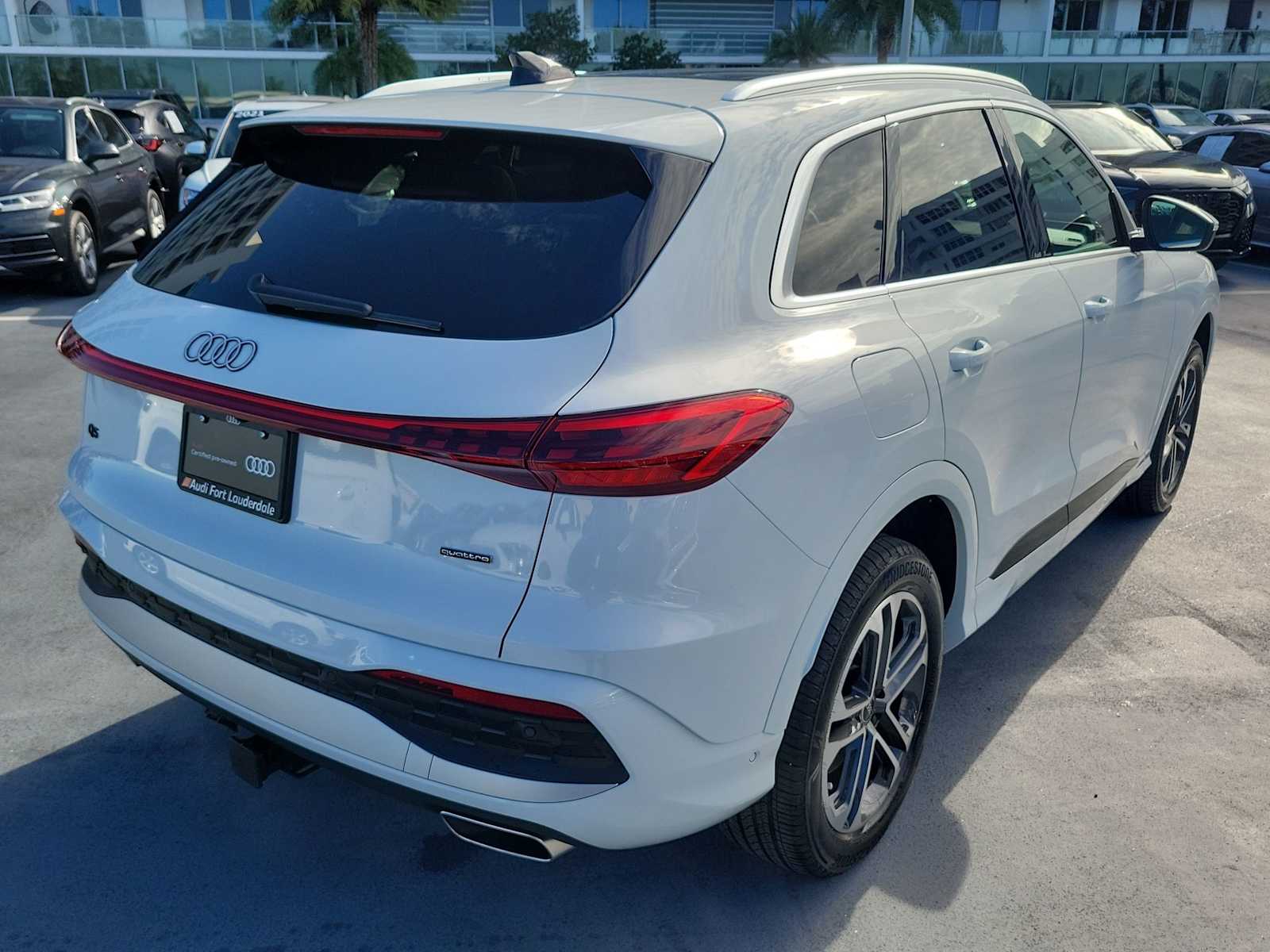 Thumbnail: 2025 Audi Q5 - 6