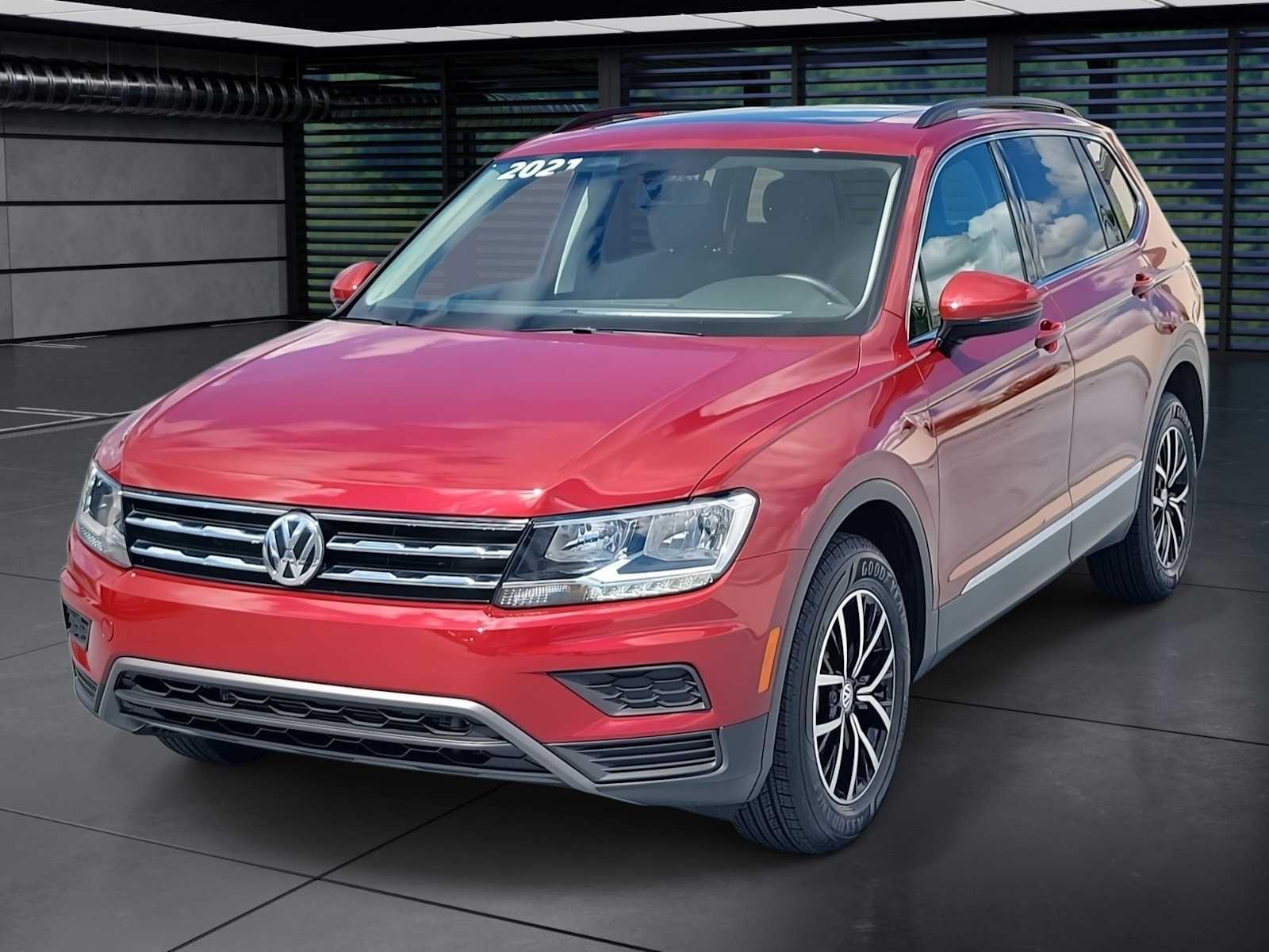 Thumbnail: 2021 Volkswagen Tiguan - 1