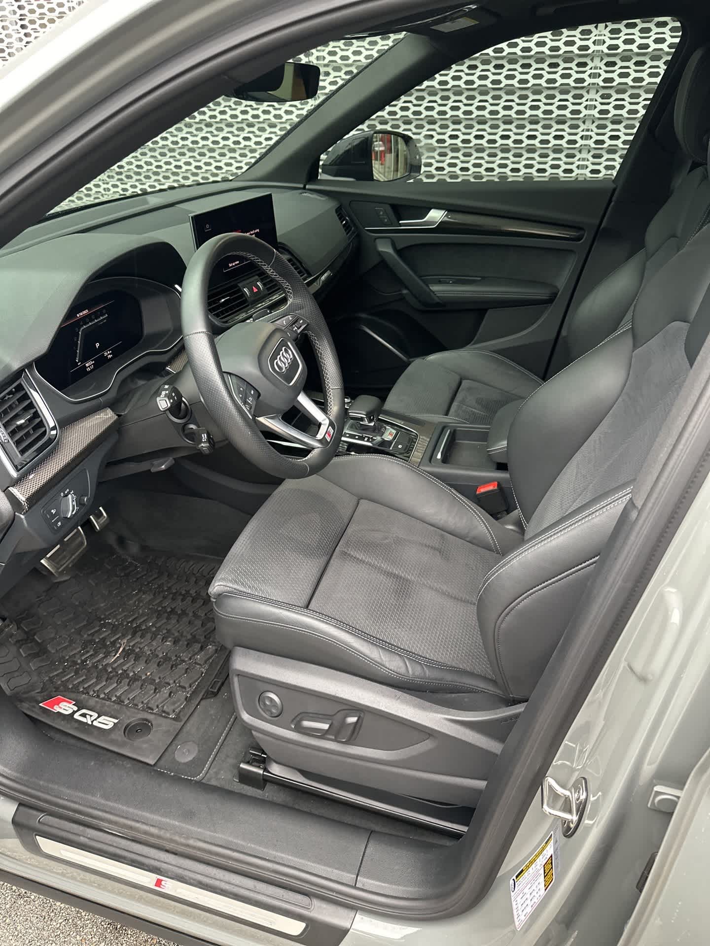 Thumbnail: 2022 Audi SQ5 - 5