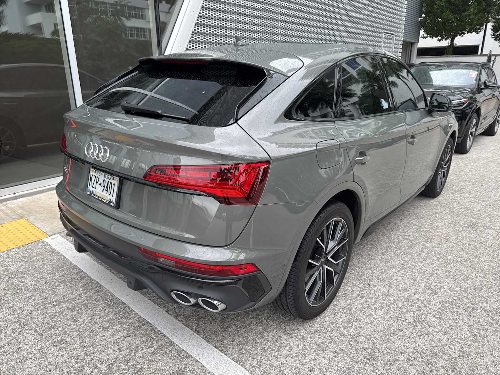 Thumbnail: 2023 Audi SQ5 - 3