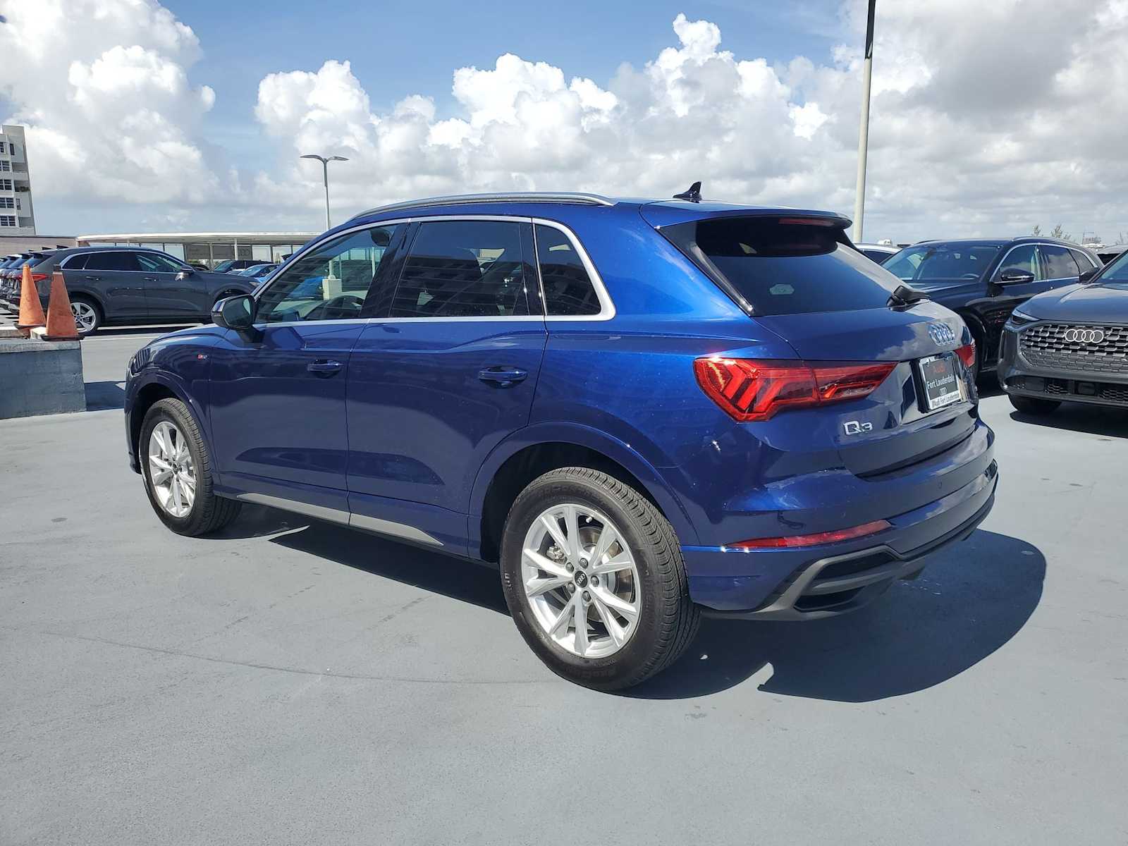 Thumbnail: 2025 Audi Q3 - 4