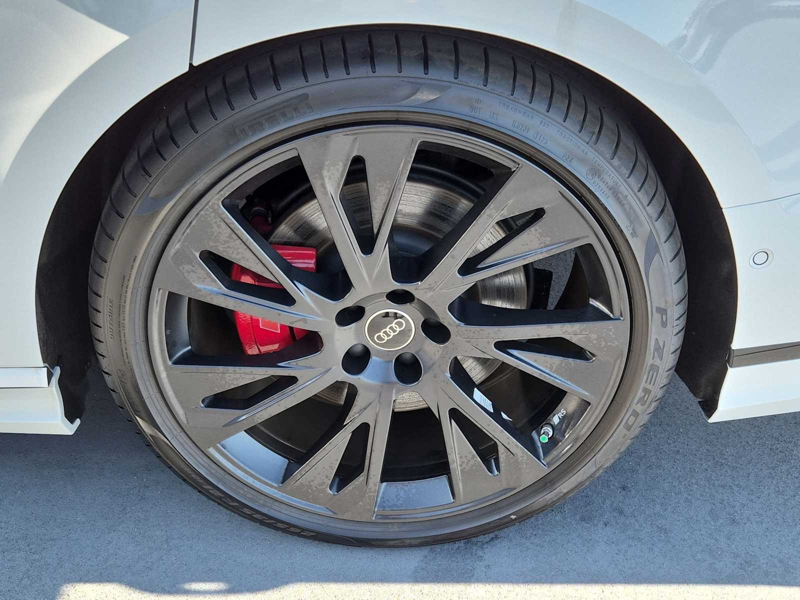 Thumbnail: 2025 Audi S8 - 12