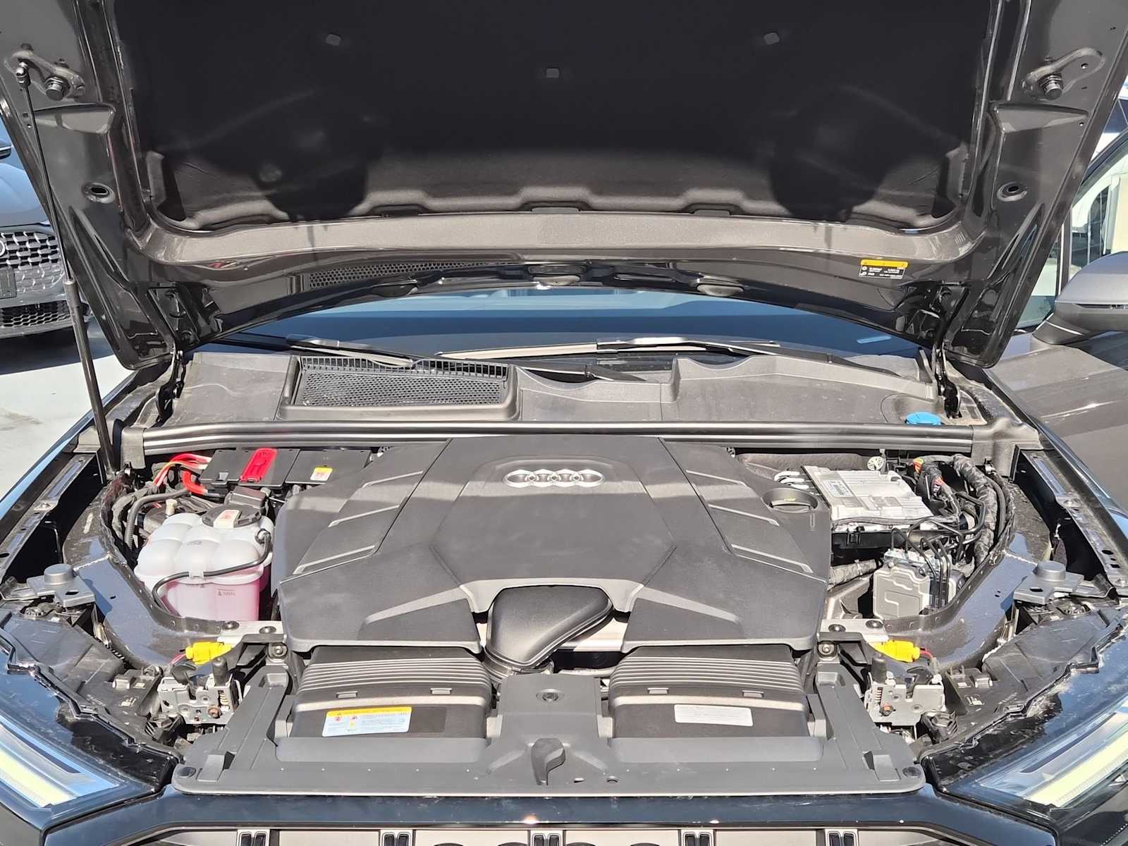 Thumbnail: 2026 Audi Q7 - 13