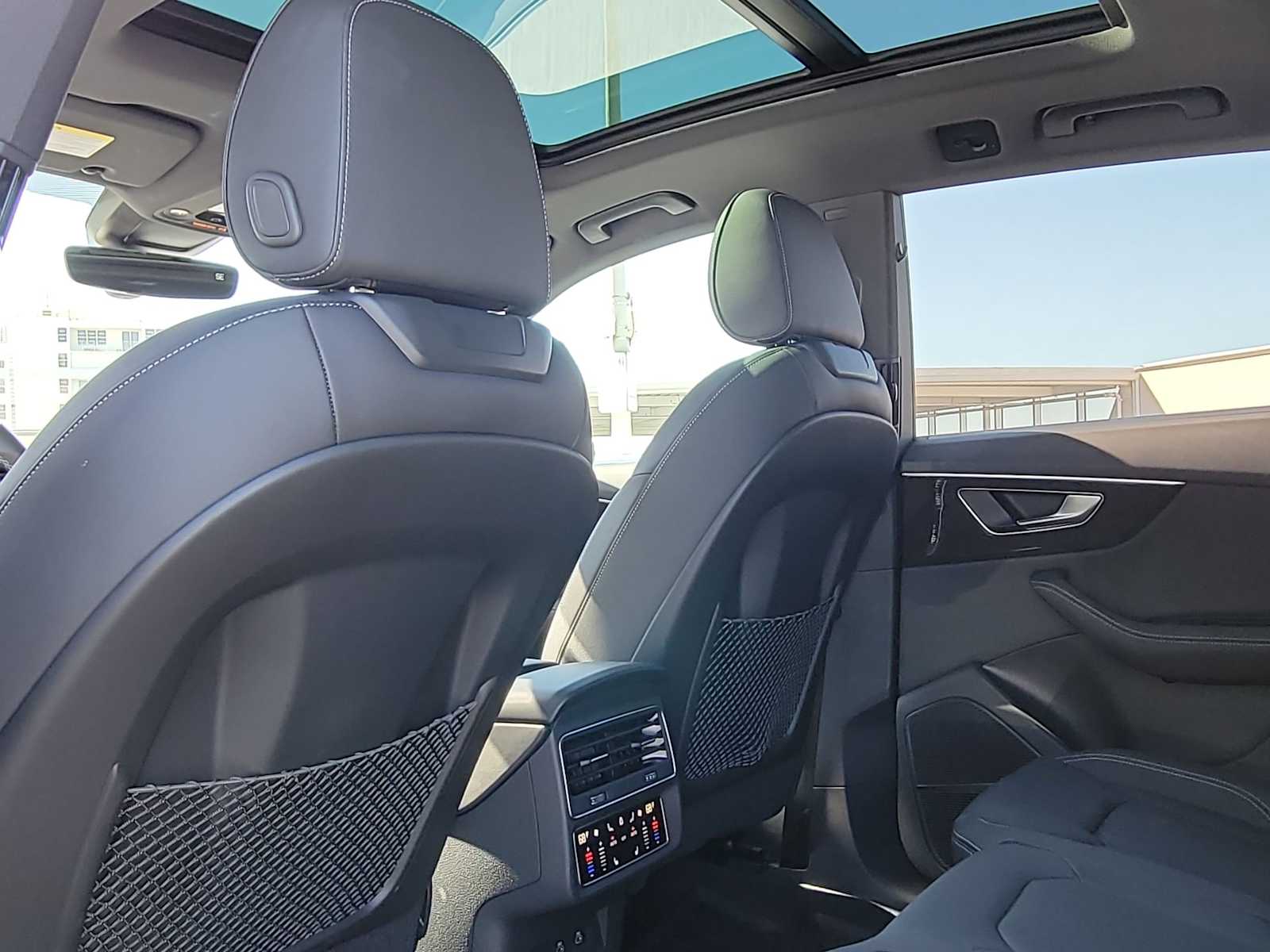 Thumbnail: 2025 Audi Q8 - 17