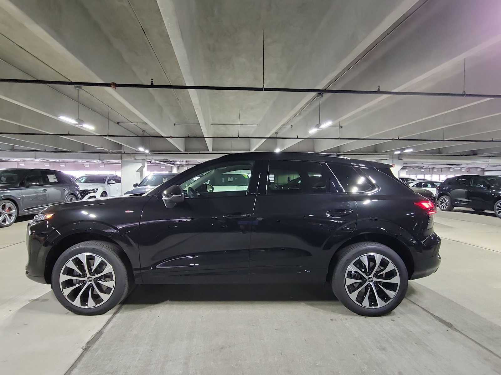 Thumbnail: 2026 Audi Q3 - 3