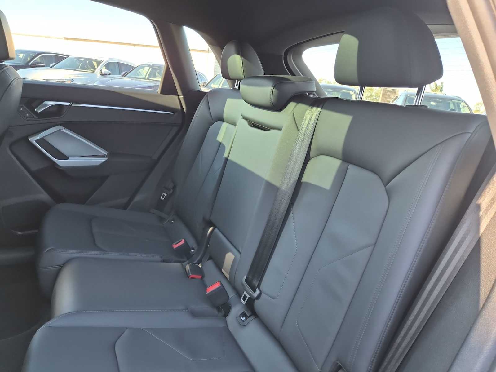 Thumbnail: 2025 Audi Q3 - 19