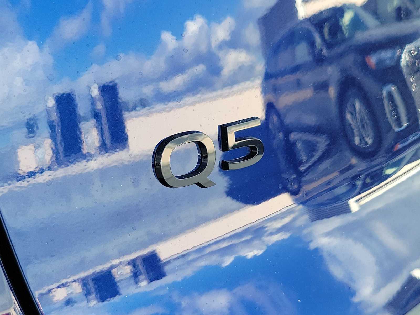 Thumbnail: 2025 Audi Q5 - 10