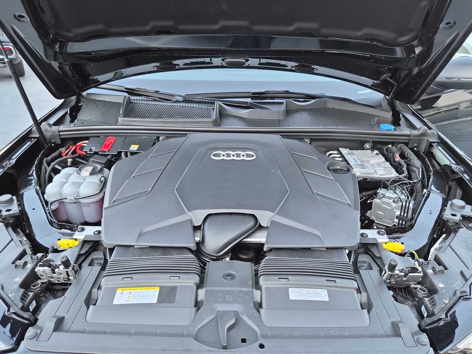 Thumbnail: 2025 Audi Q7 - 13