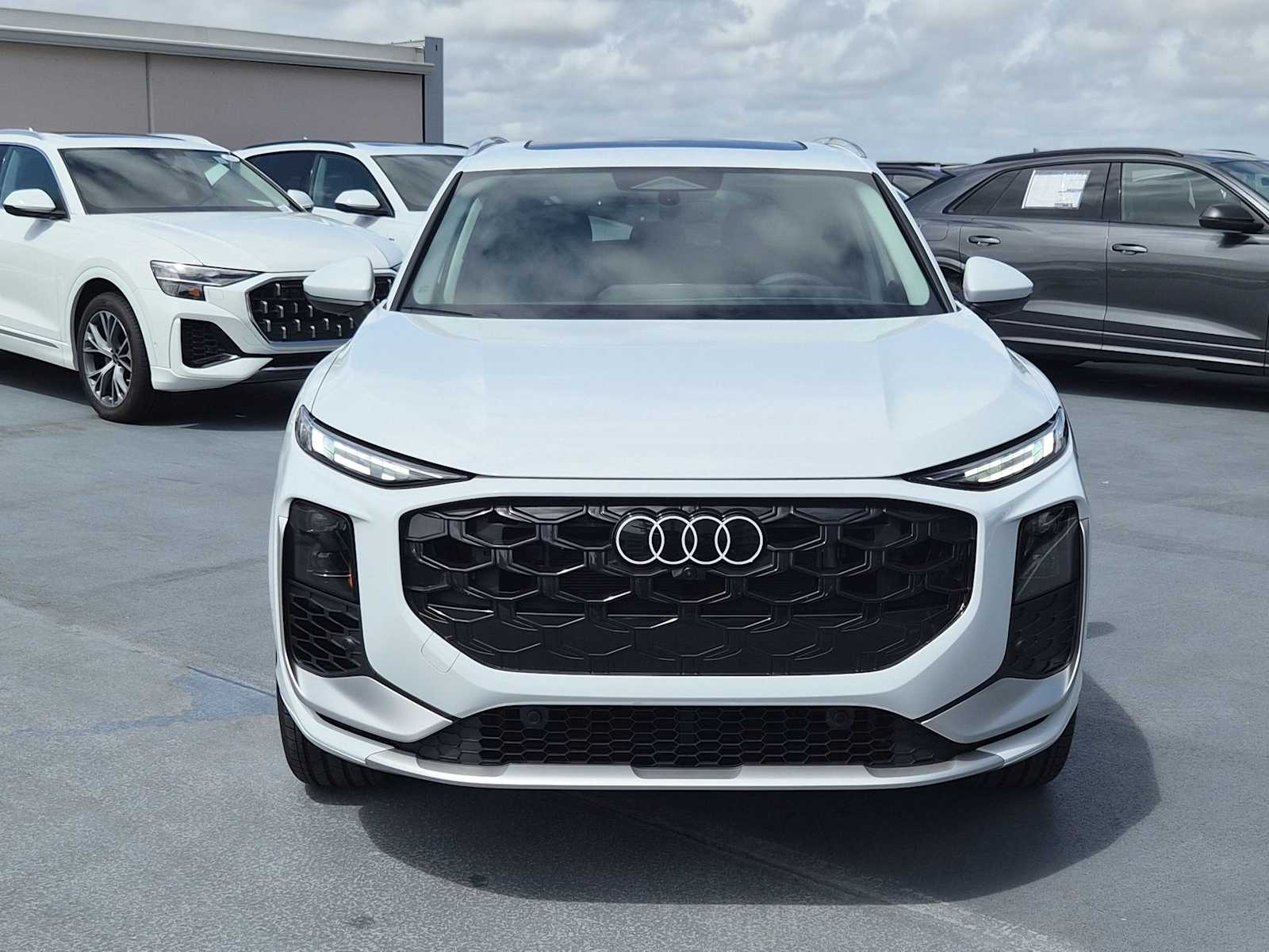 Thumbnail: 2026 Audi Q3 - 9