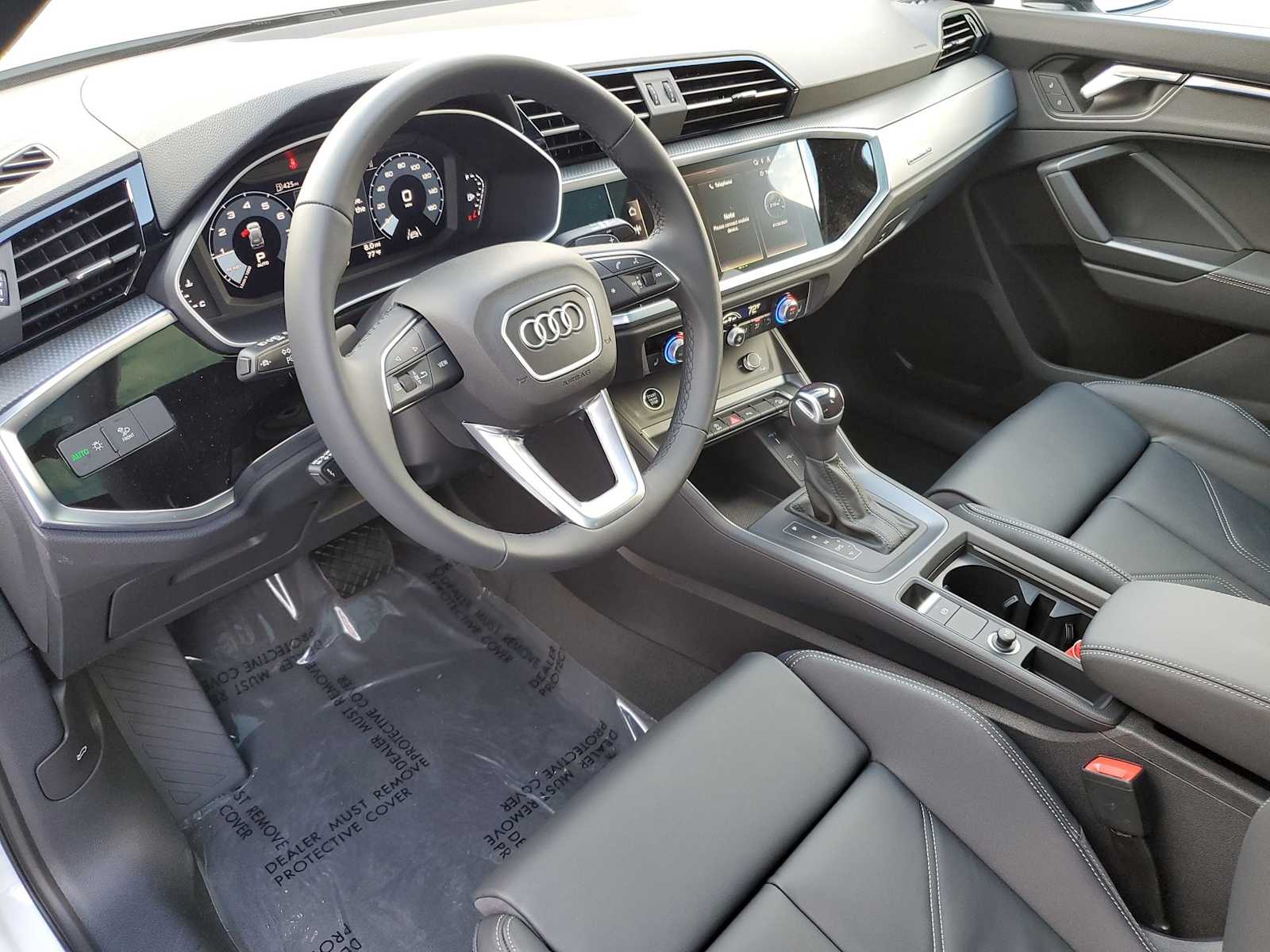 Thumbnail: 2023 Audi Q3 - 2