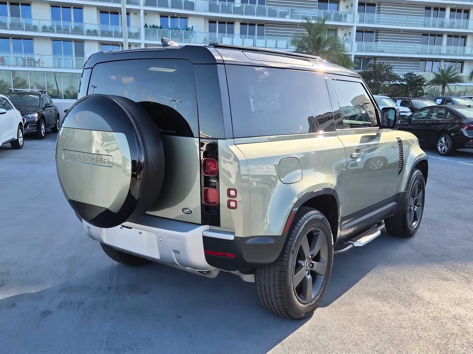 Thumbnail: 2022 Land Rover Defender - 6