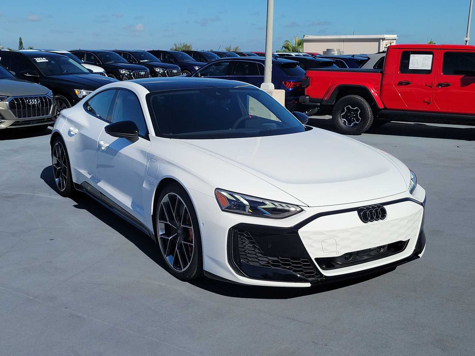 Thumbnail: 2026 Audi RS e-tron GT - 8