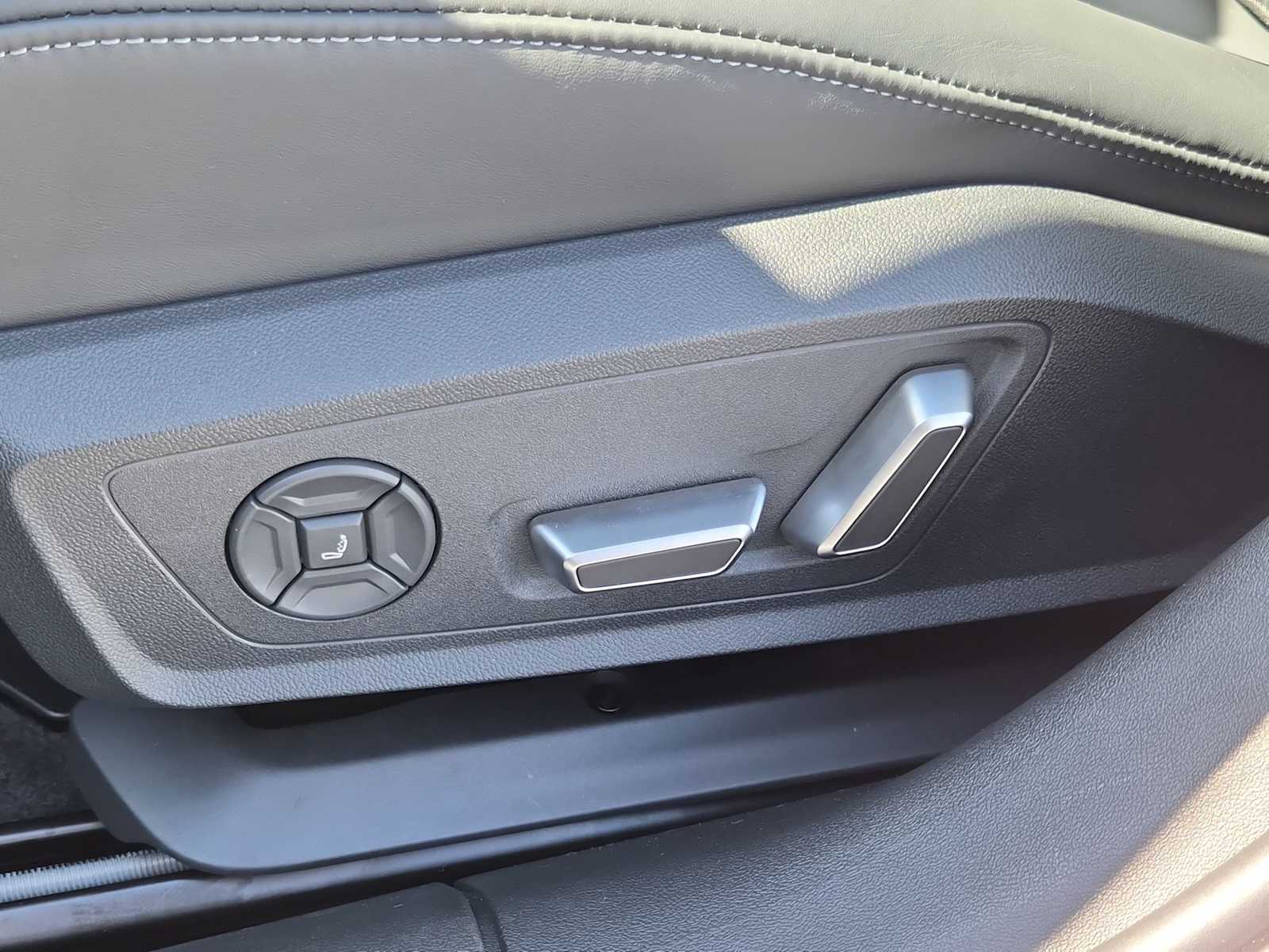 Thumbnail: 2025 Audi S5 - 16