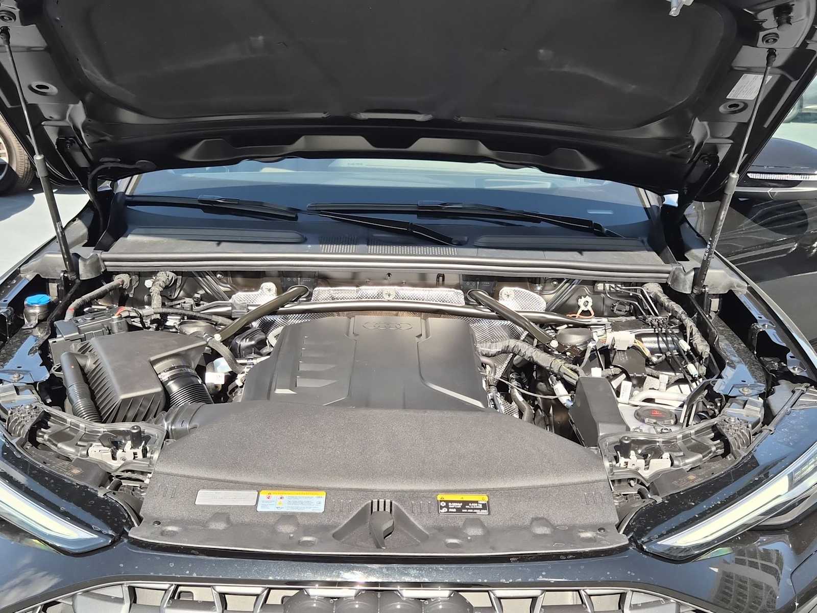 Thumbnail: 2025 Audi Q5 - 13