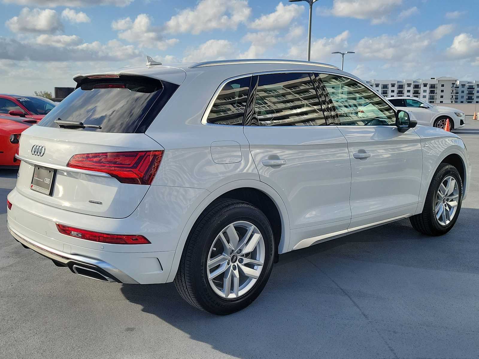 Thumbnail: 2023 Audi Q5 - 6