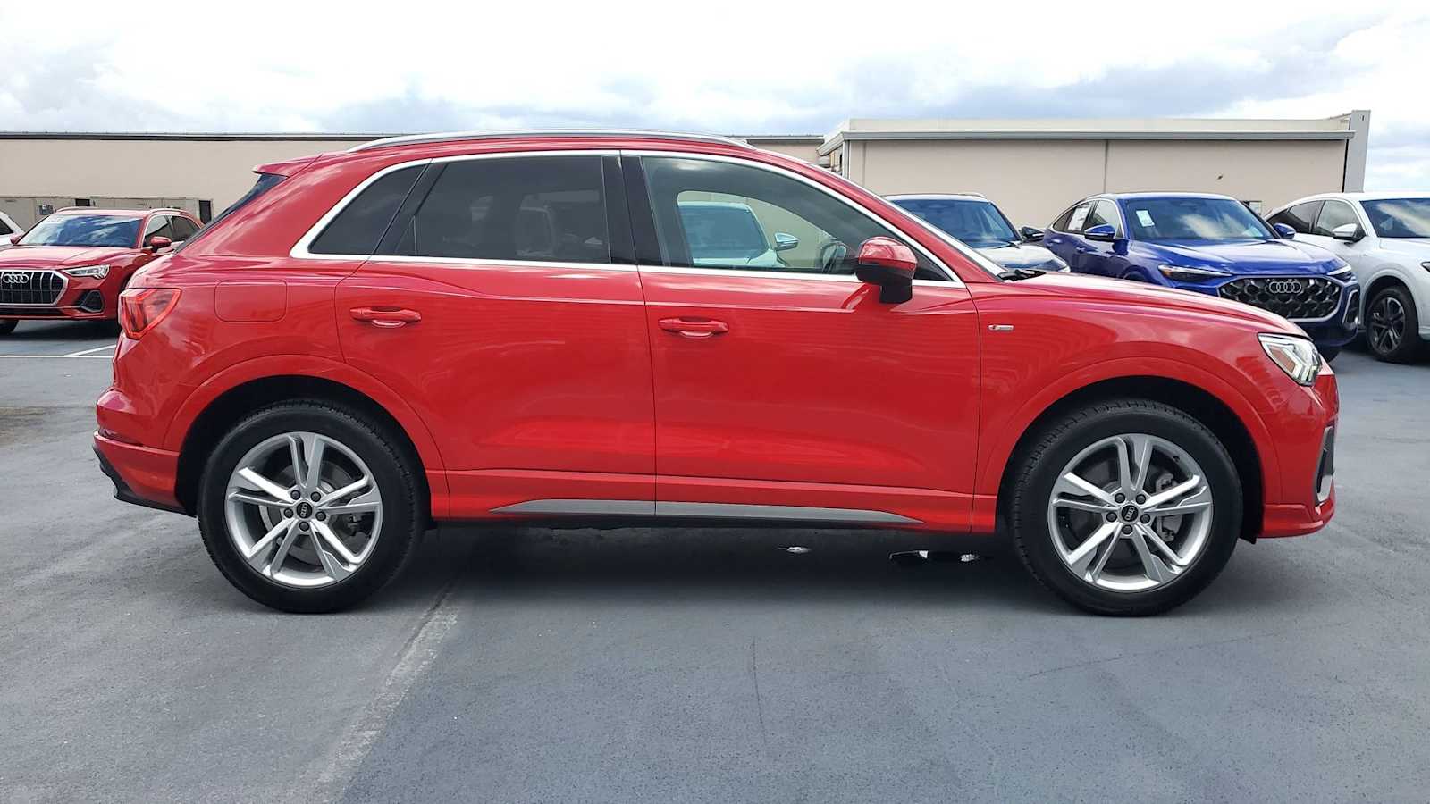 Thumbnail: 2023 Audi Q3 - 7