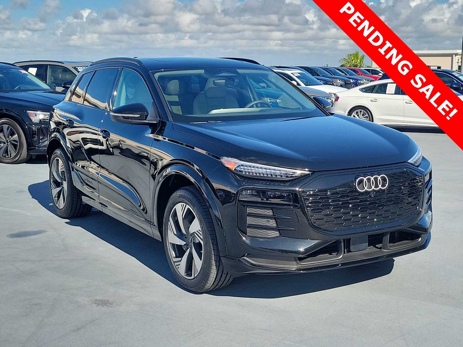 Thumbnail: 2025 Audi Q6 e-tron - 8