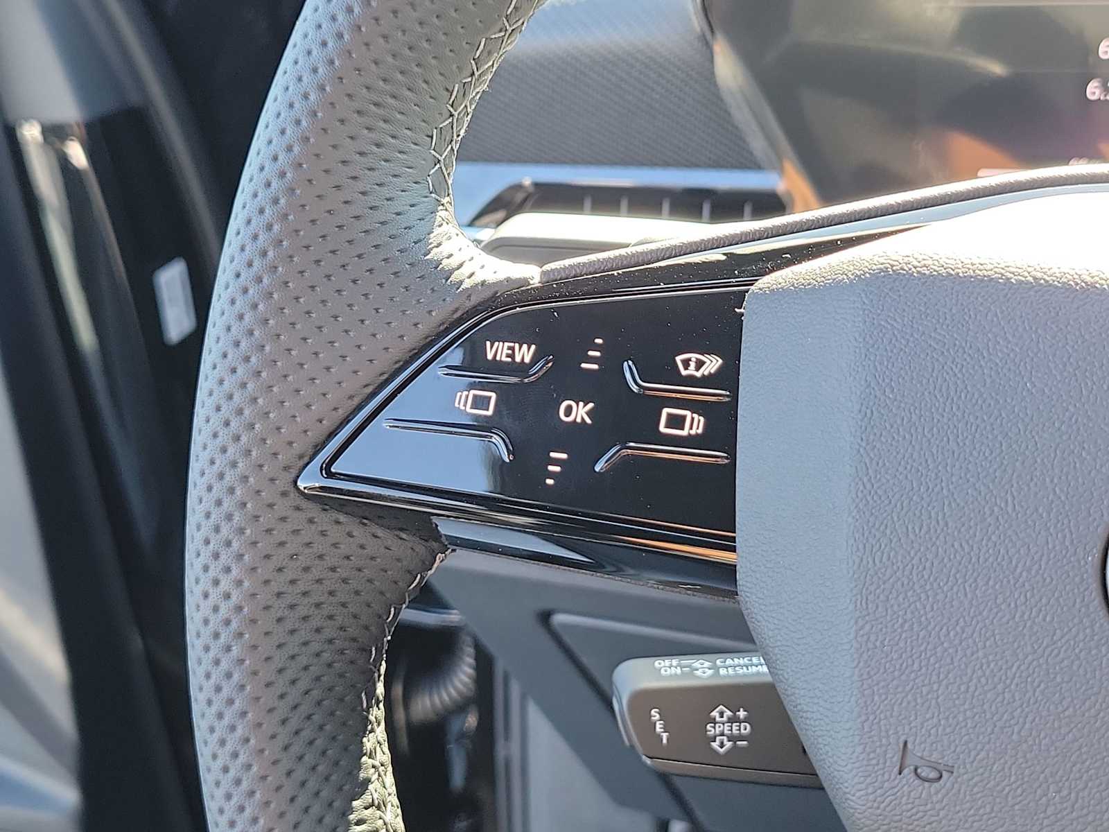 Thumbnail: 2025 Audi SQ6 e-tron - 21