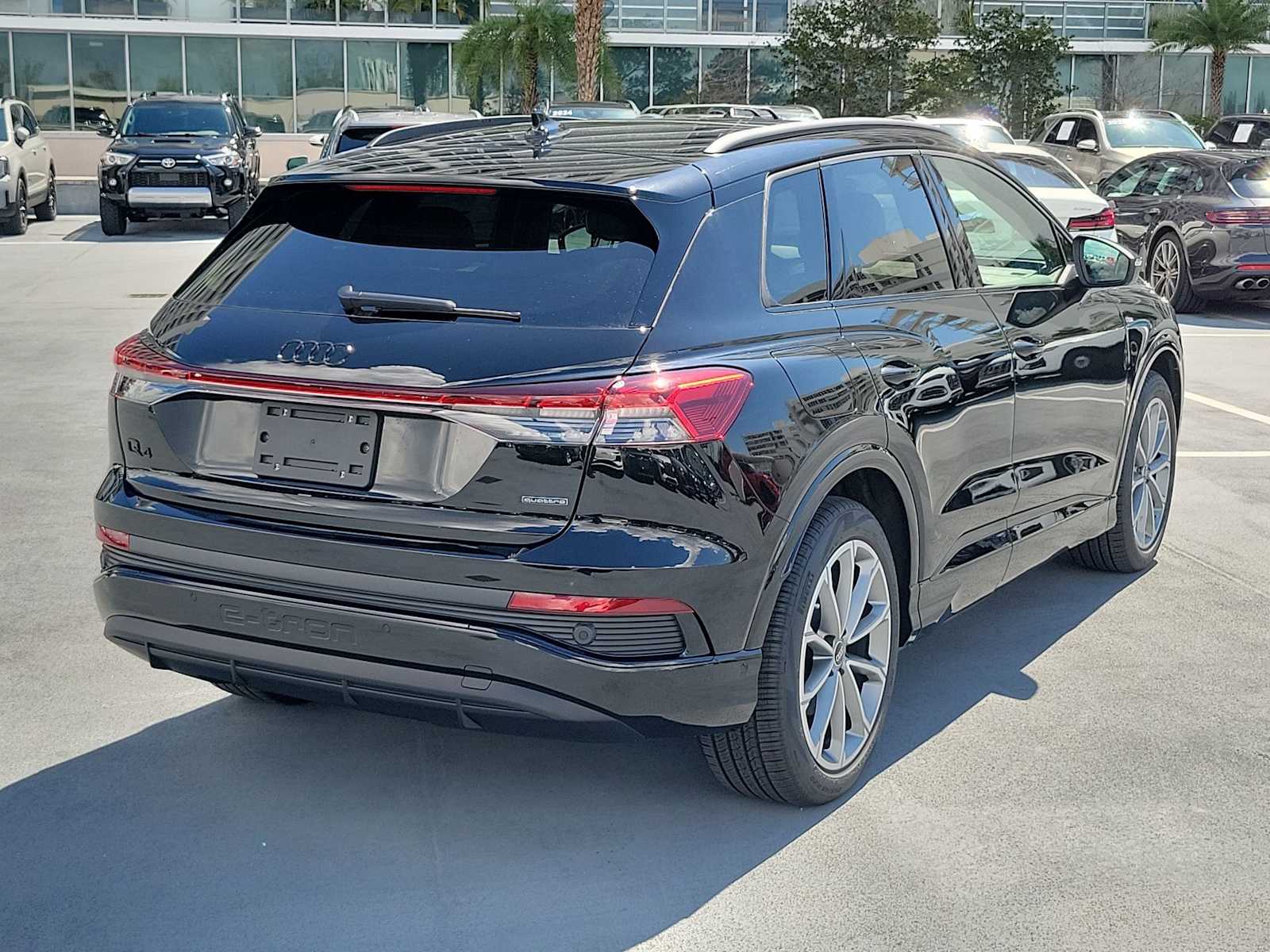 Thumbnail: 2026 Audi Q4 e-tron - 6