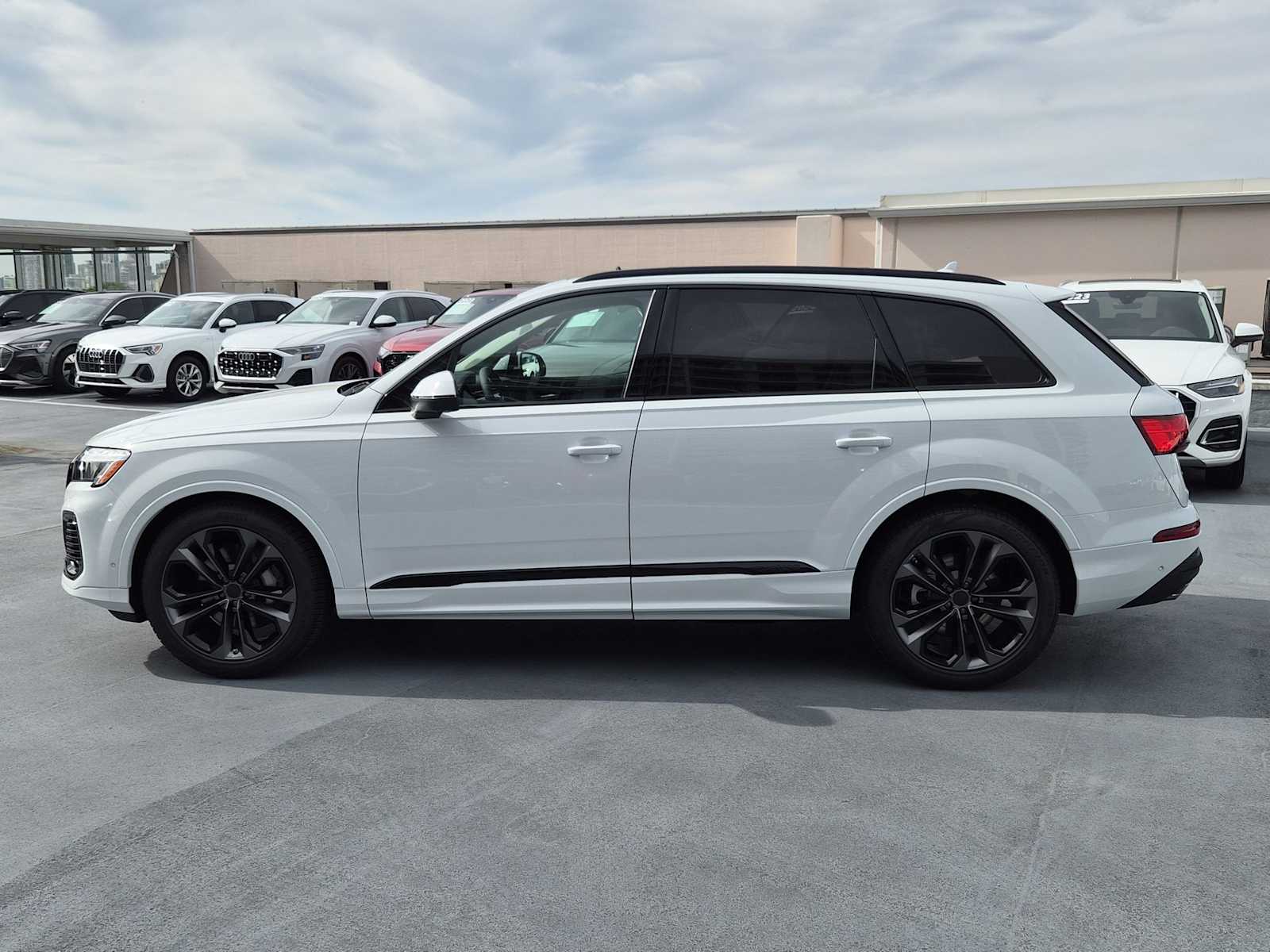 Thumbnail: 2026 Audi Q7 - 3