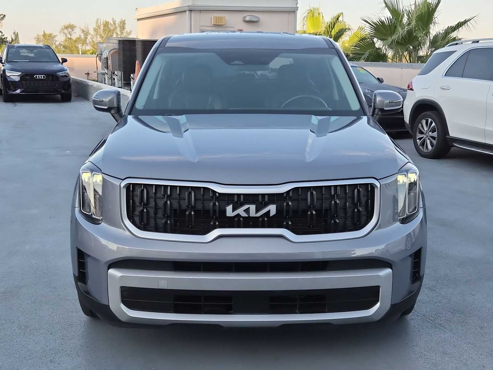 Thumbnail: 2023 Kia Telluride - 8