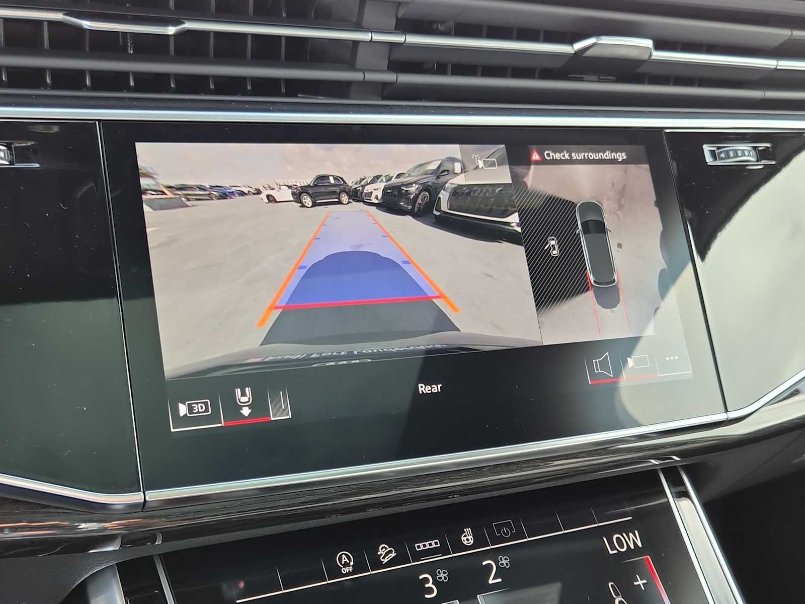 Thumbnail: 2026 Audi Q7 - 24