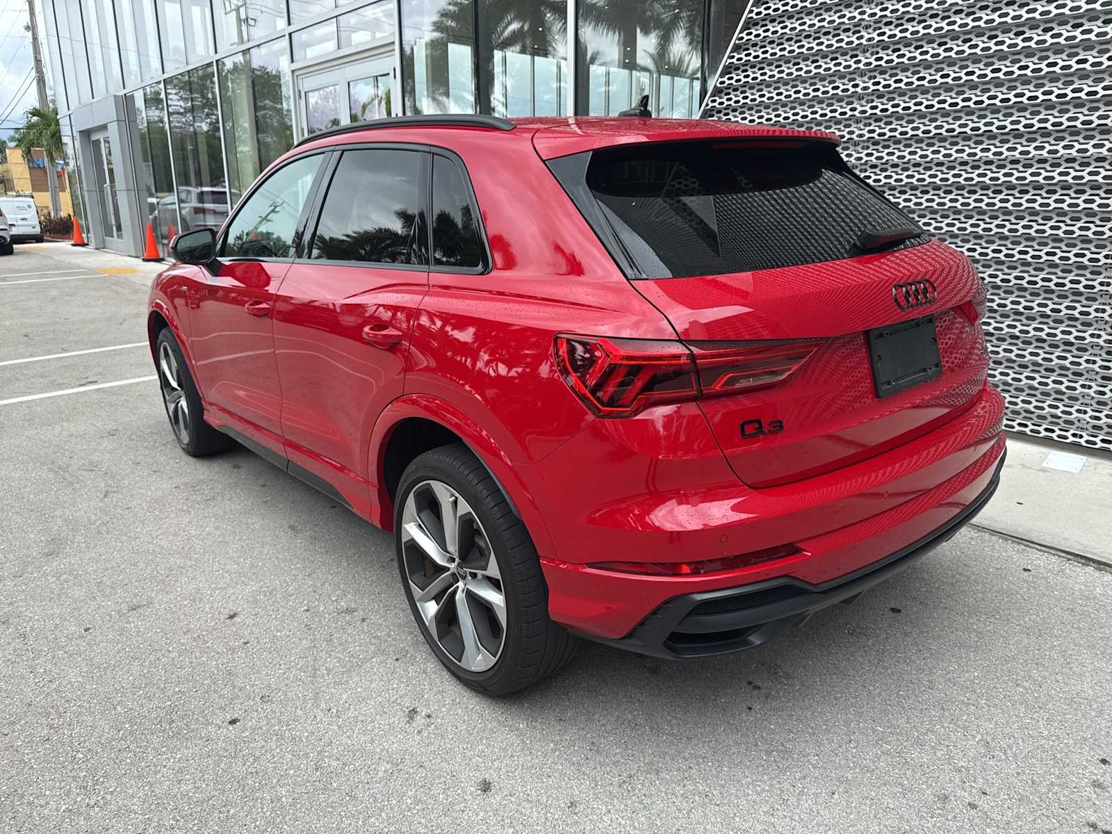 Thumbnail: 2022 Audi Q3 - 4