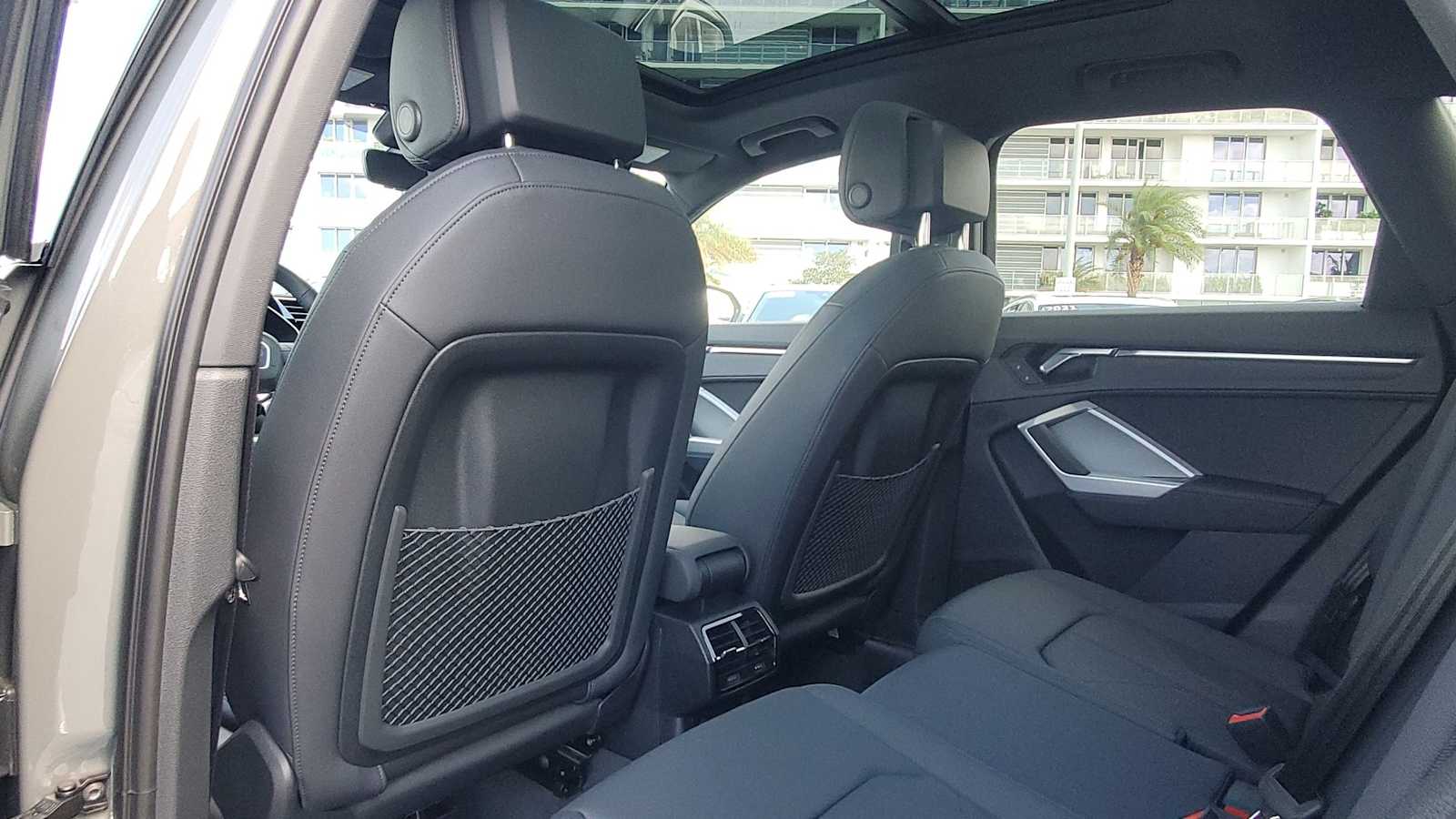 Thumbnail: 2025 Audi Q3 - 18