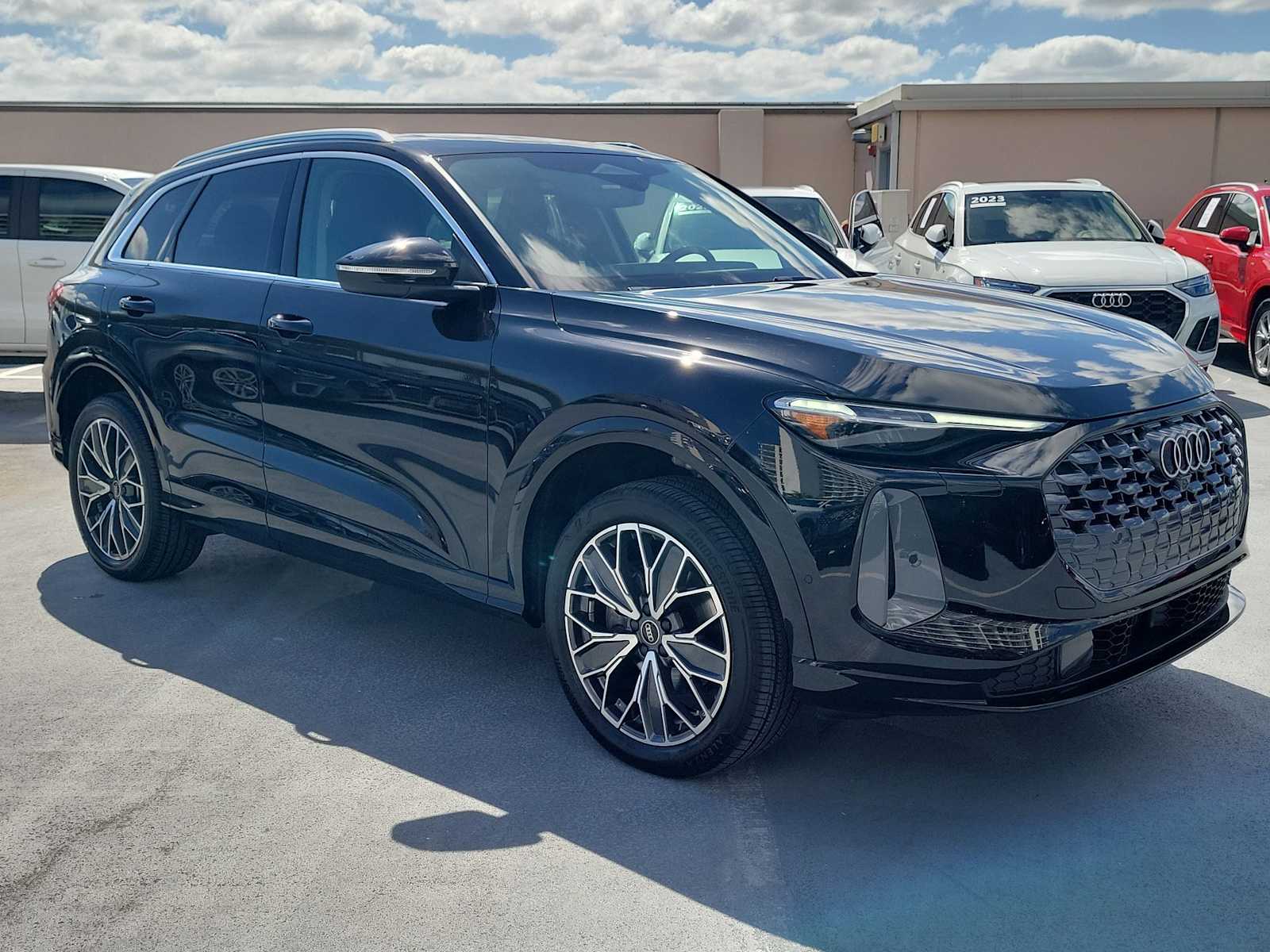 Thumbnail: 2025 Audi Q5 - 8