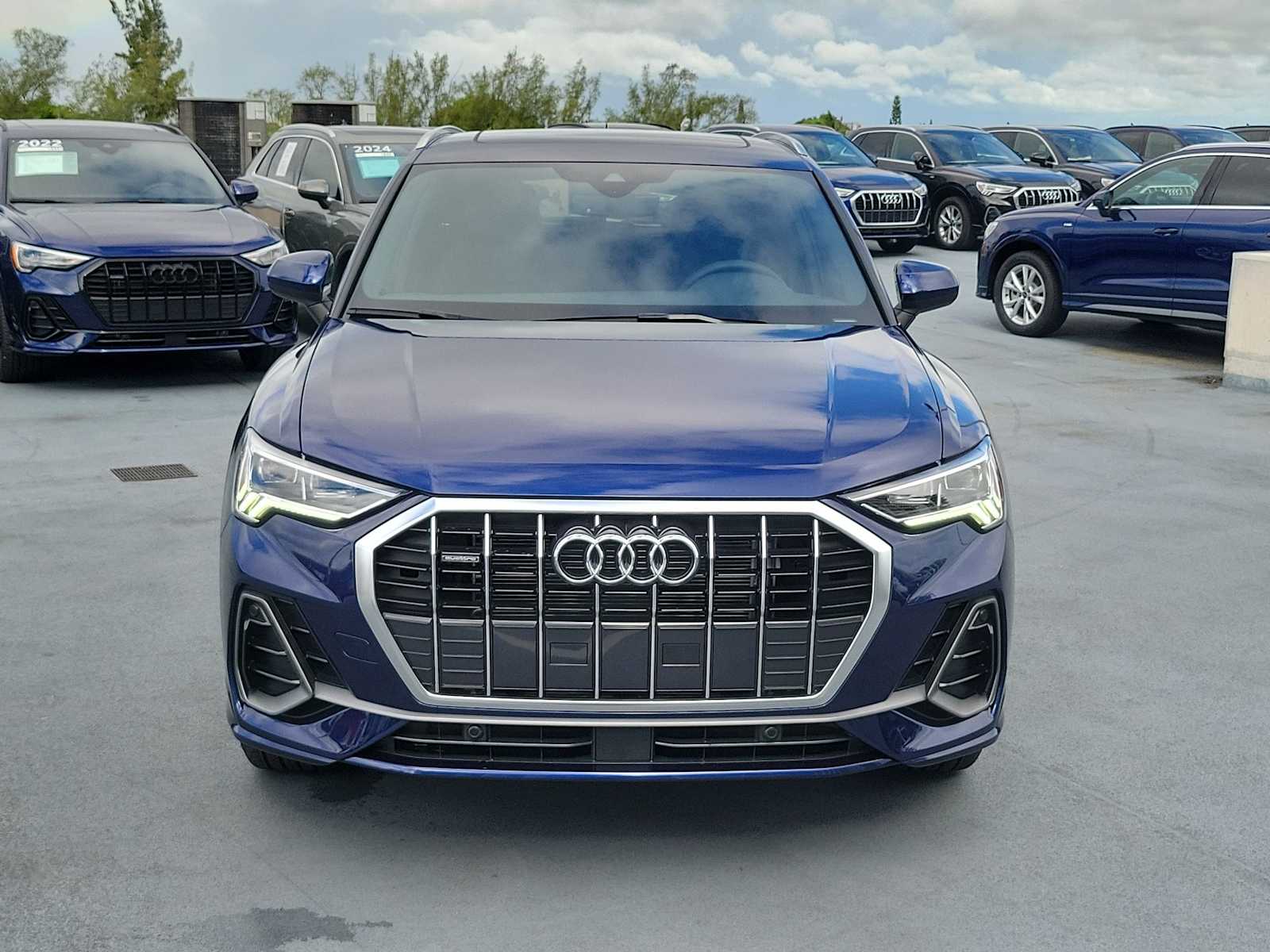 Thumbnail: 2025 Audi Q3 - 9