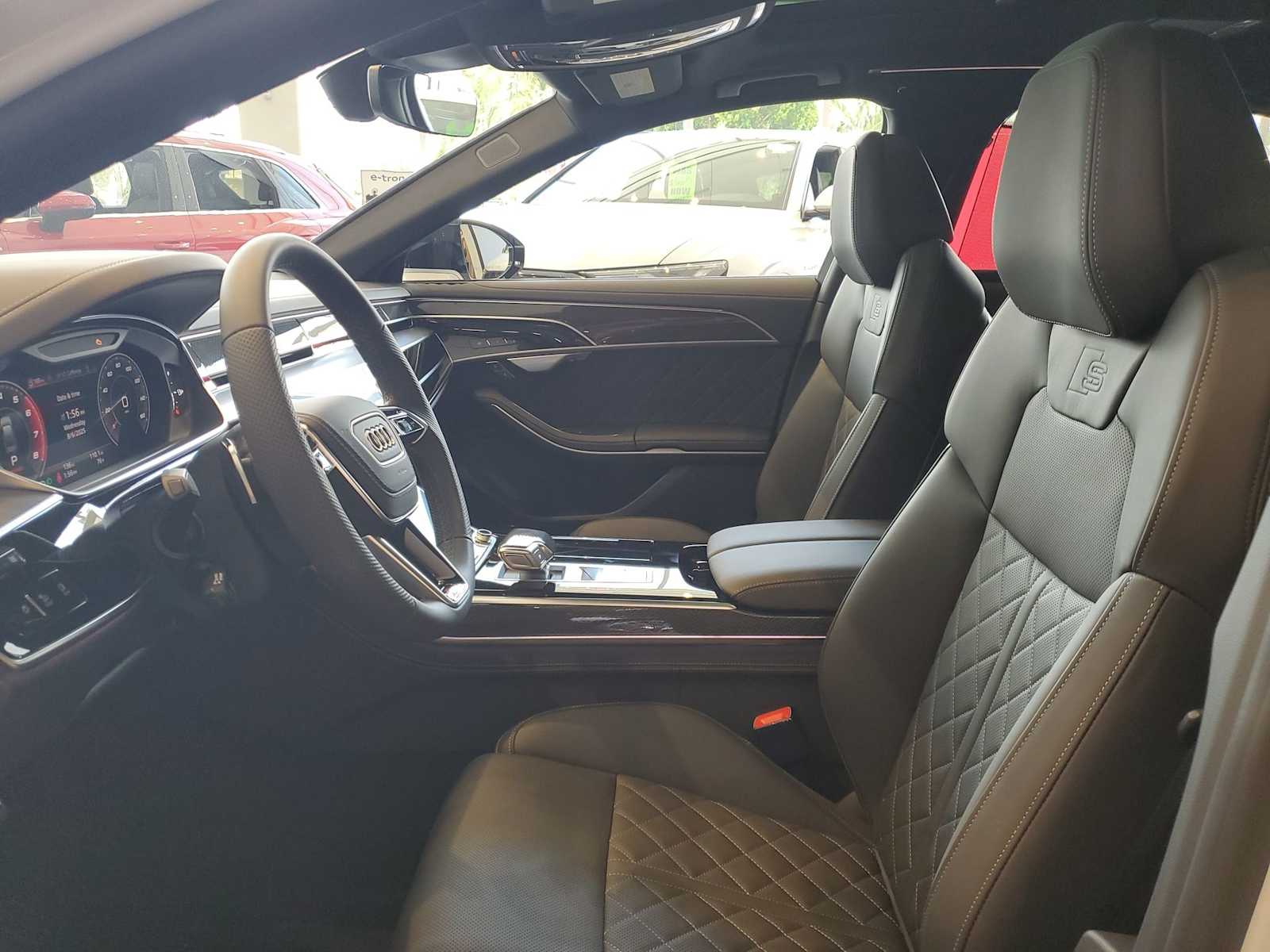 Thumbnail: 2025 Audi S8 - 10